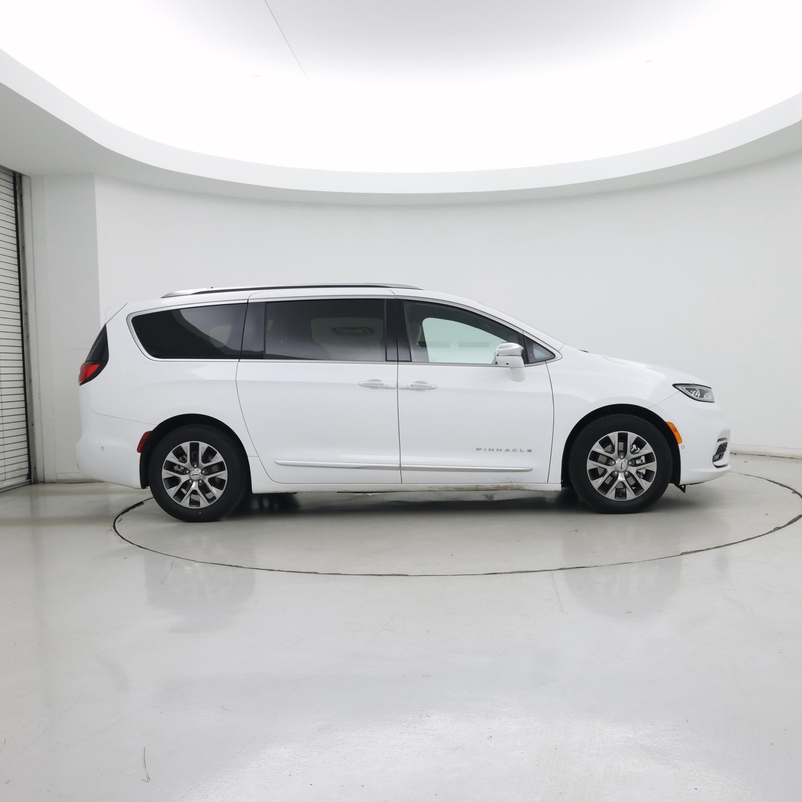 Thumbnail: 2024 Chrysler Pacifica - 7