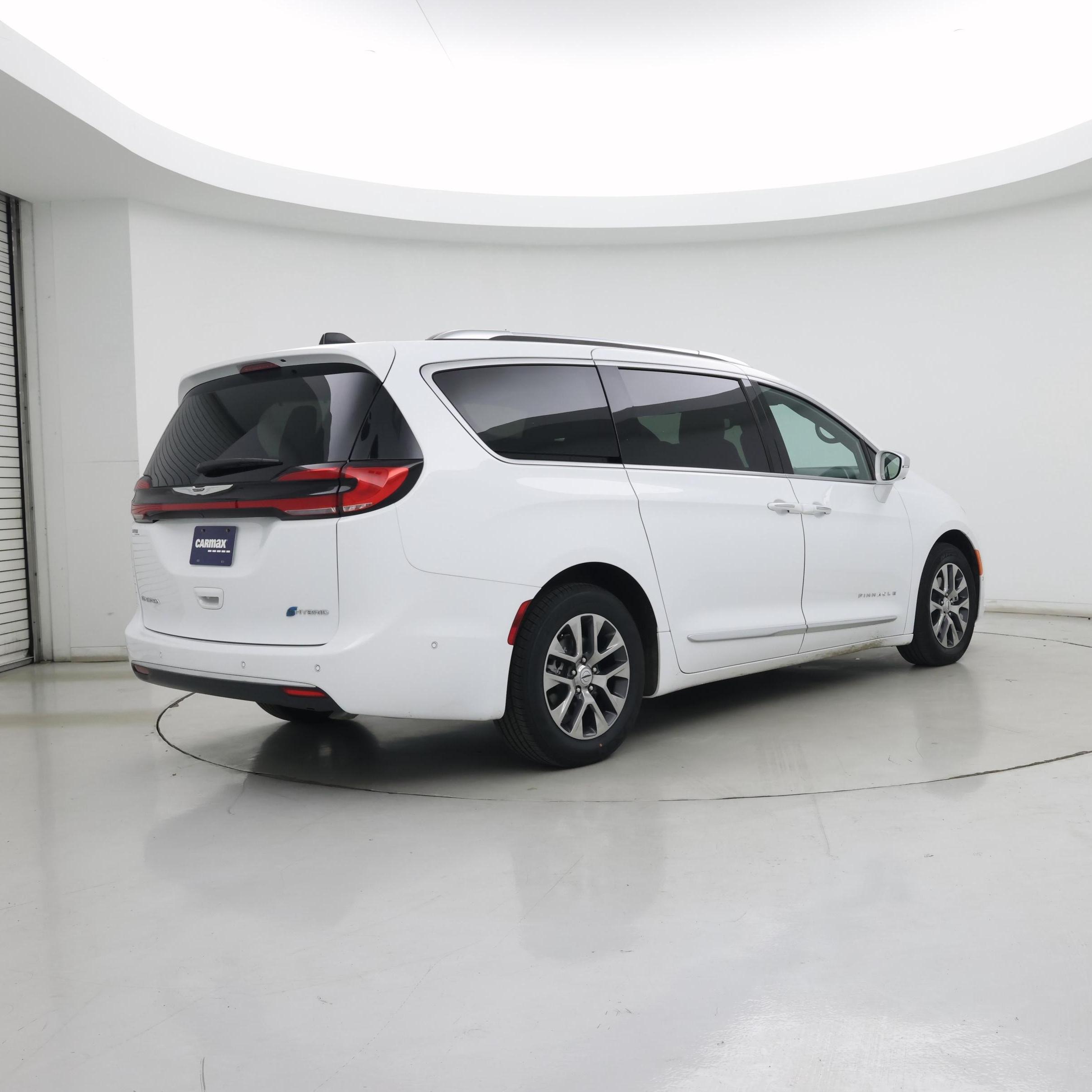 Thumbnail: 2024 Chrysler Pacifica - 8