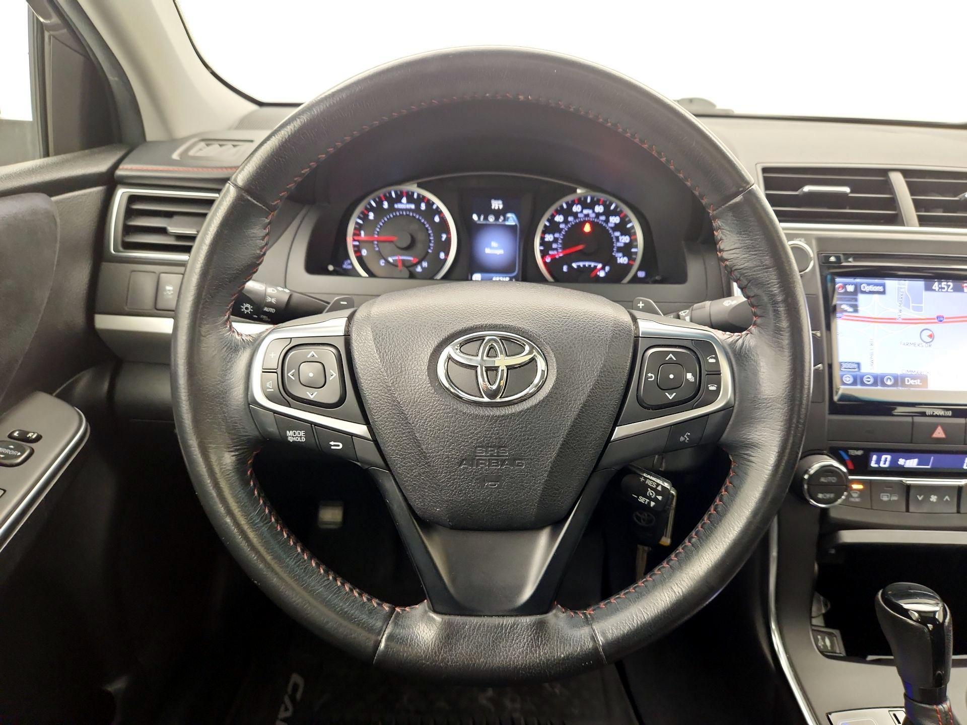 Thumbnail: 2016 Toyota Camry - 10