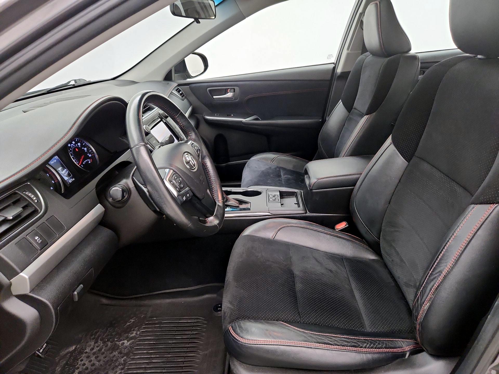 Thumbnail: 2016 Toyota Camry - 11