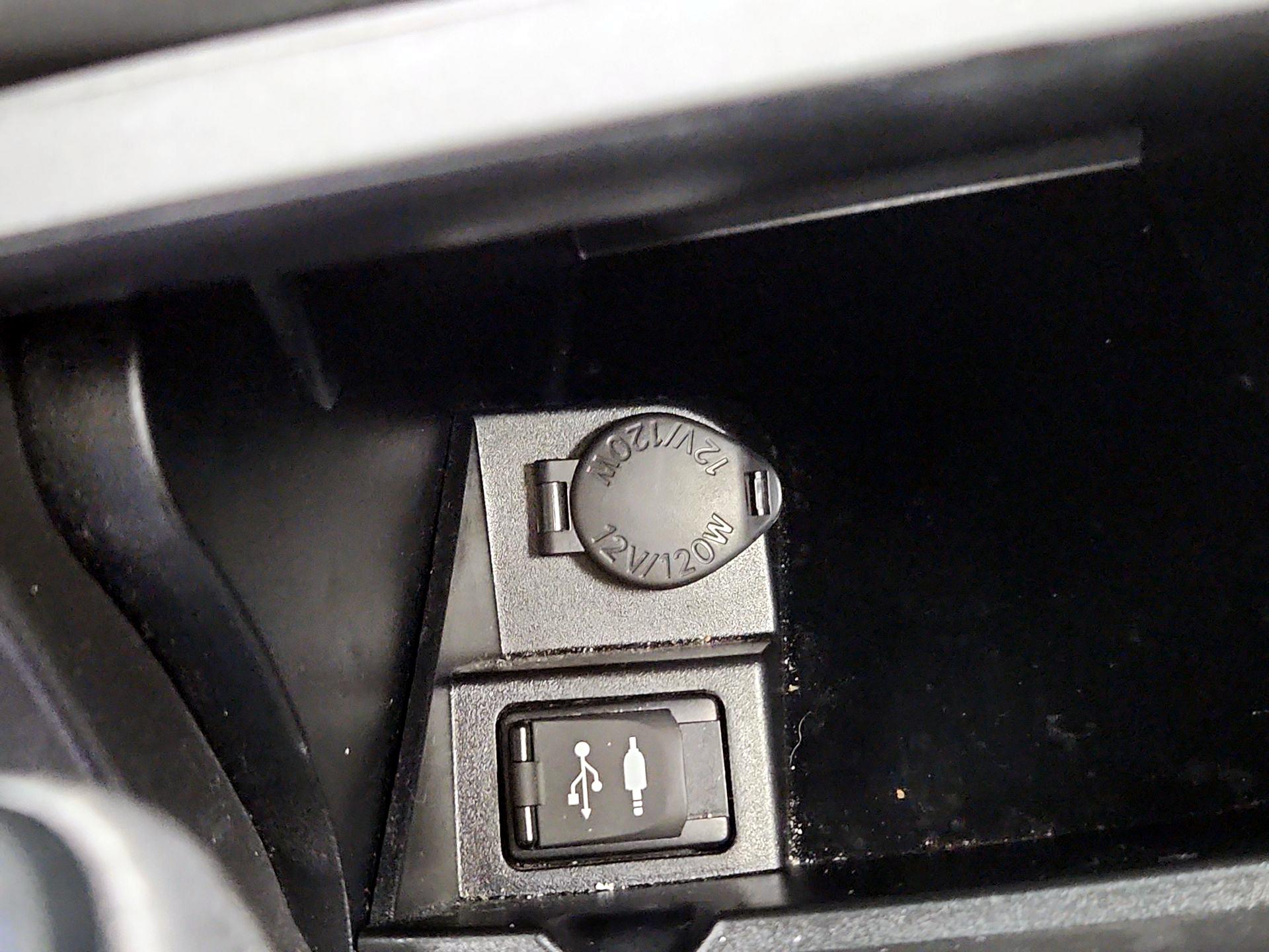 Thumbnail: 2016 Toyota Camry - 19
