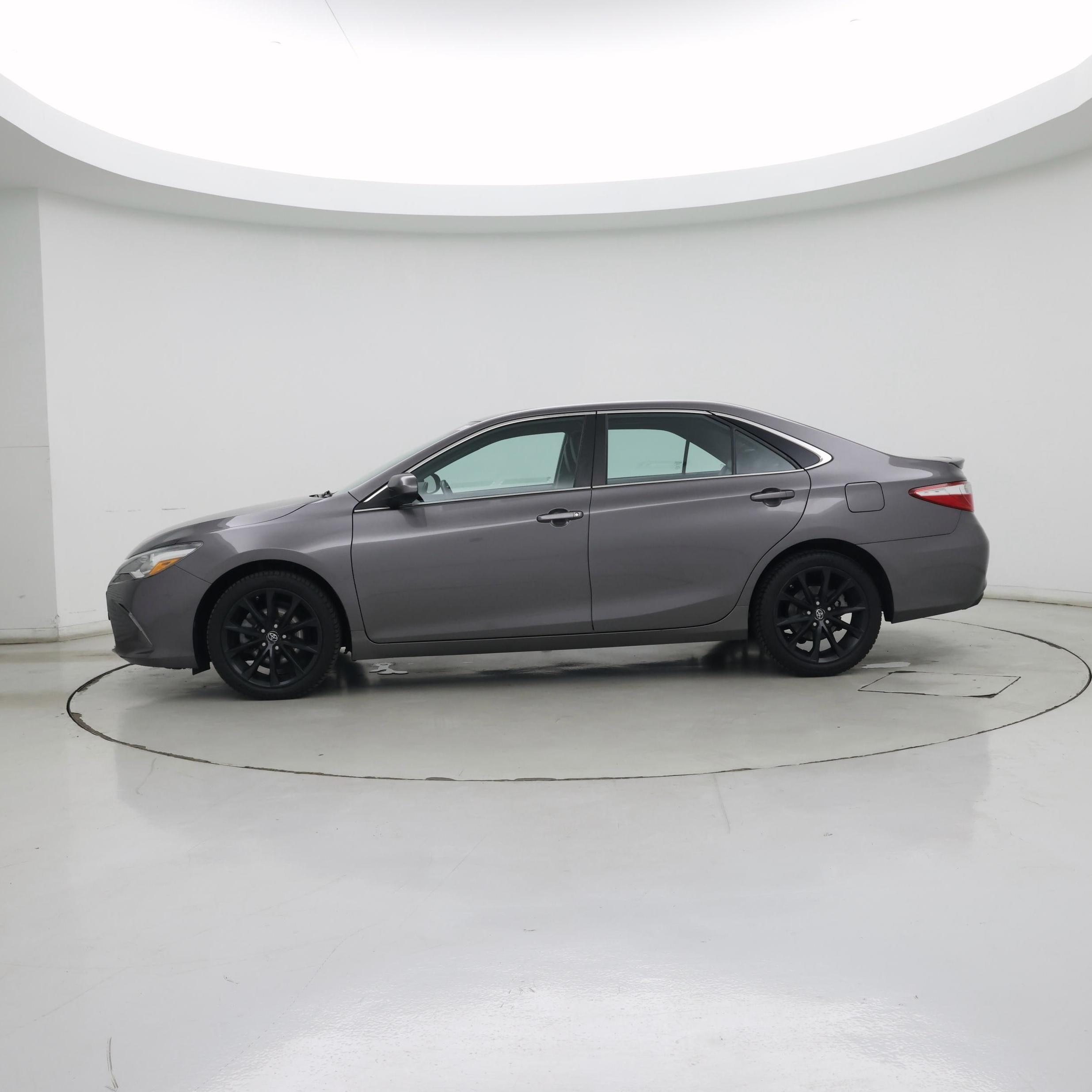 Thumbnail: 2016 Toyota Camry - 3