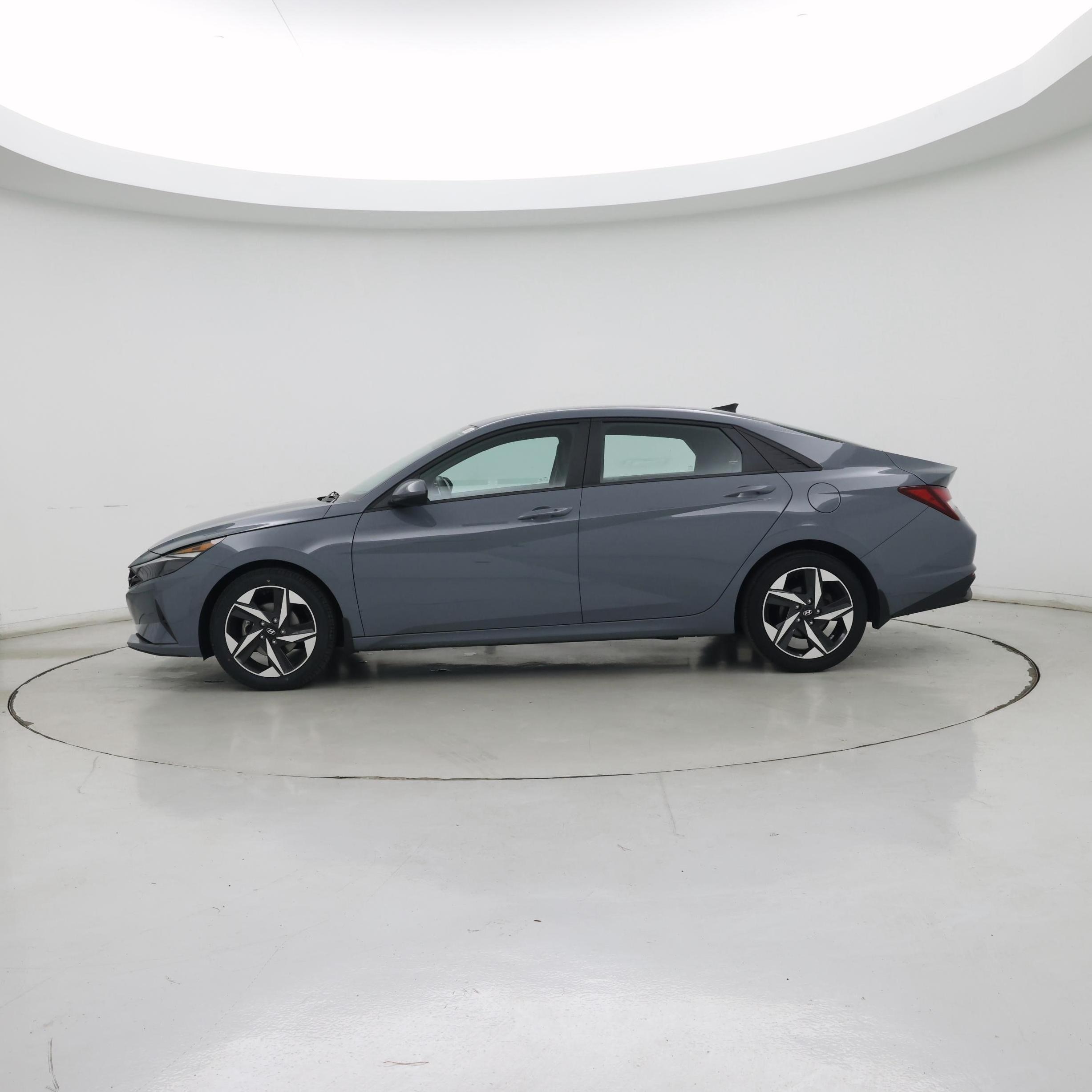 Thumbnail: 2023 Hyundai Elantra - 3