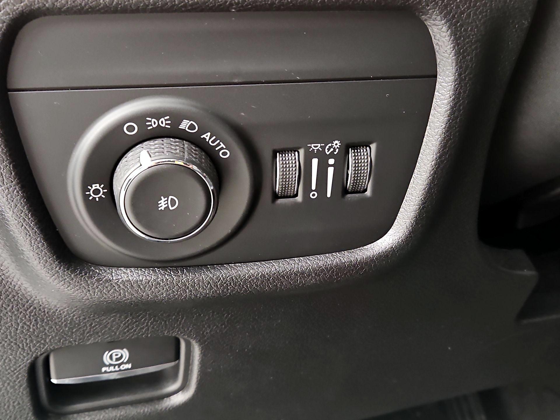 Thumbnail: 2022 Jeep Grand Cherokee - 13