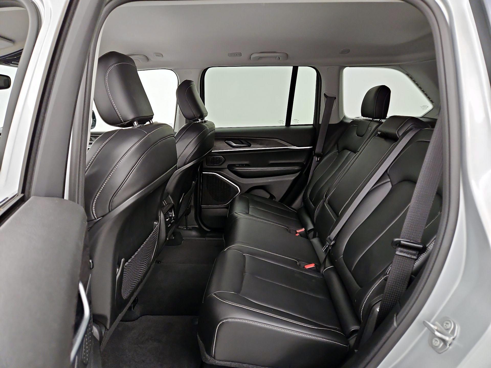 Thumbnail: 2022 Jeep Grand Cherokee - 20