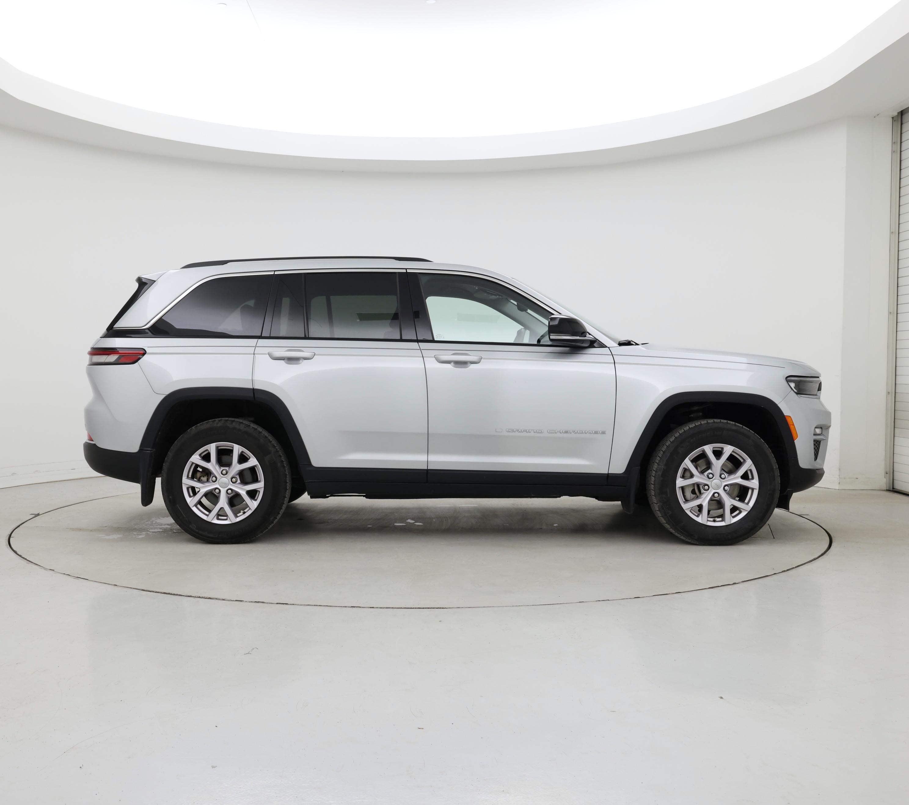 Thumbnail: 2022 Jeep Grand Cherokee - 7