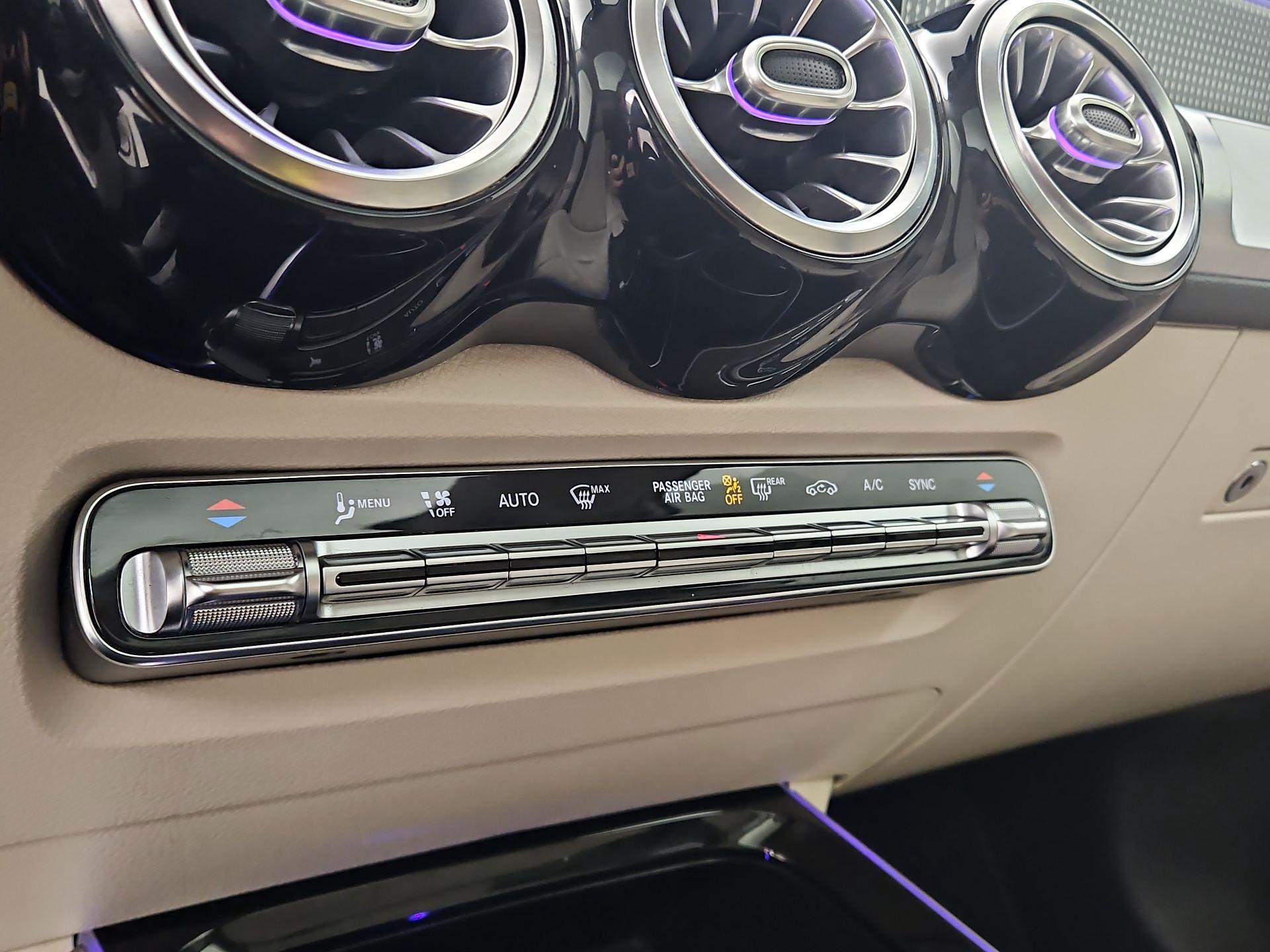 Thumbnail: 2021 Mercedes-Benz GLB - 16