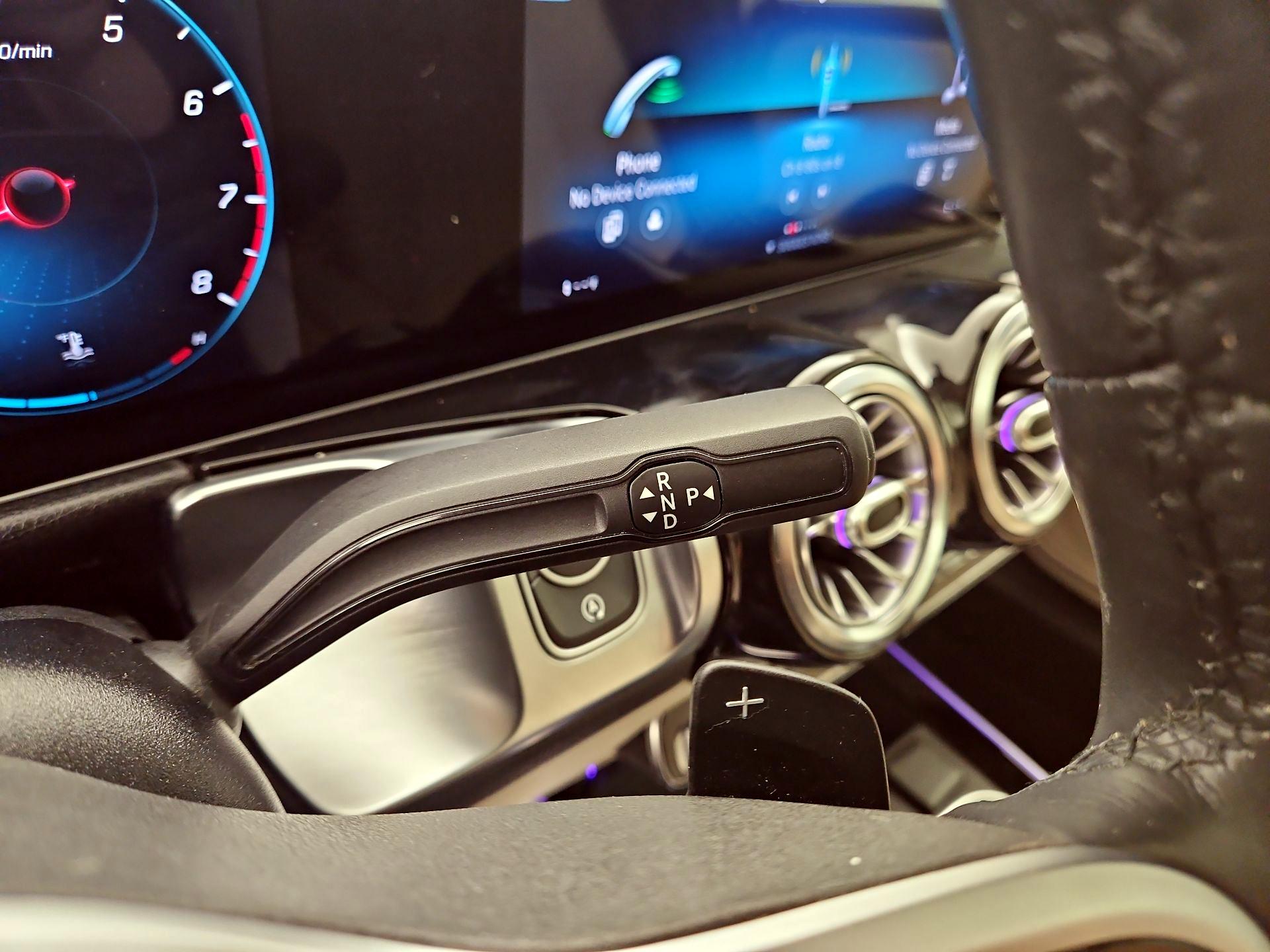 Thumbnail: 2021 Mercedes-Benz GLB - 17