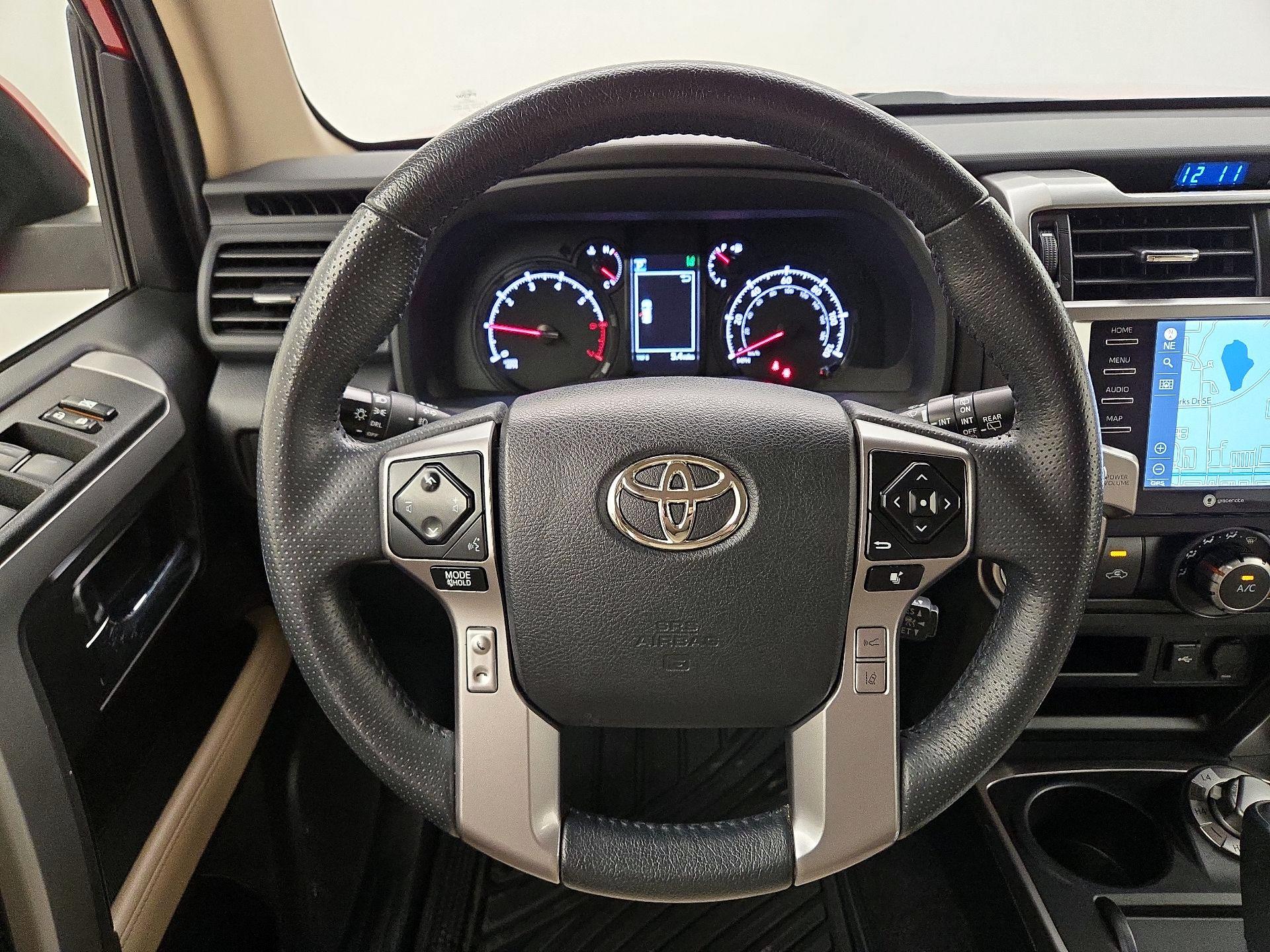 Thumbnail: 2022 Toyota 4Runner - 10