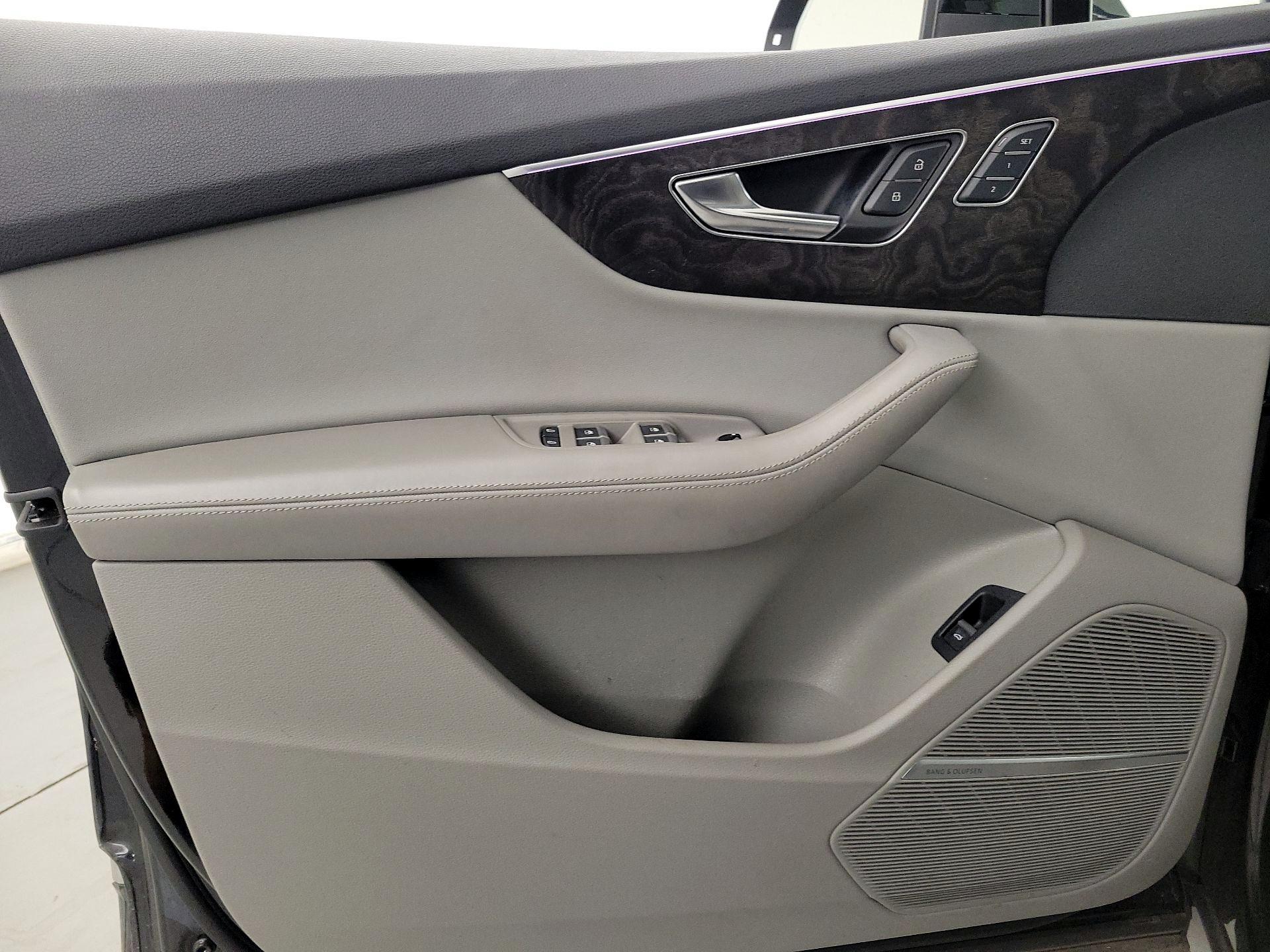 Thumbnail: 2022 Audi Q7 - 12