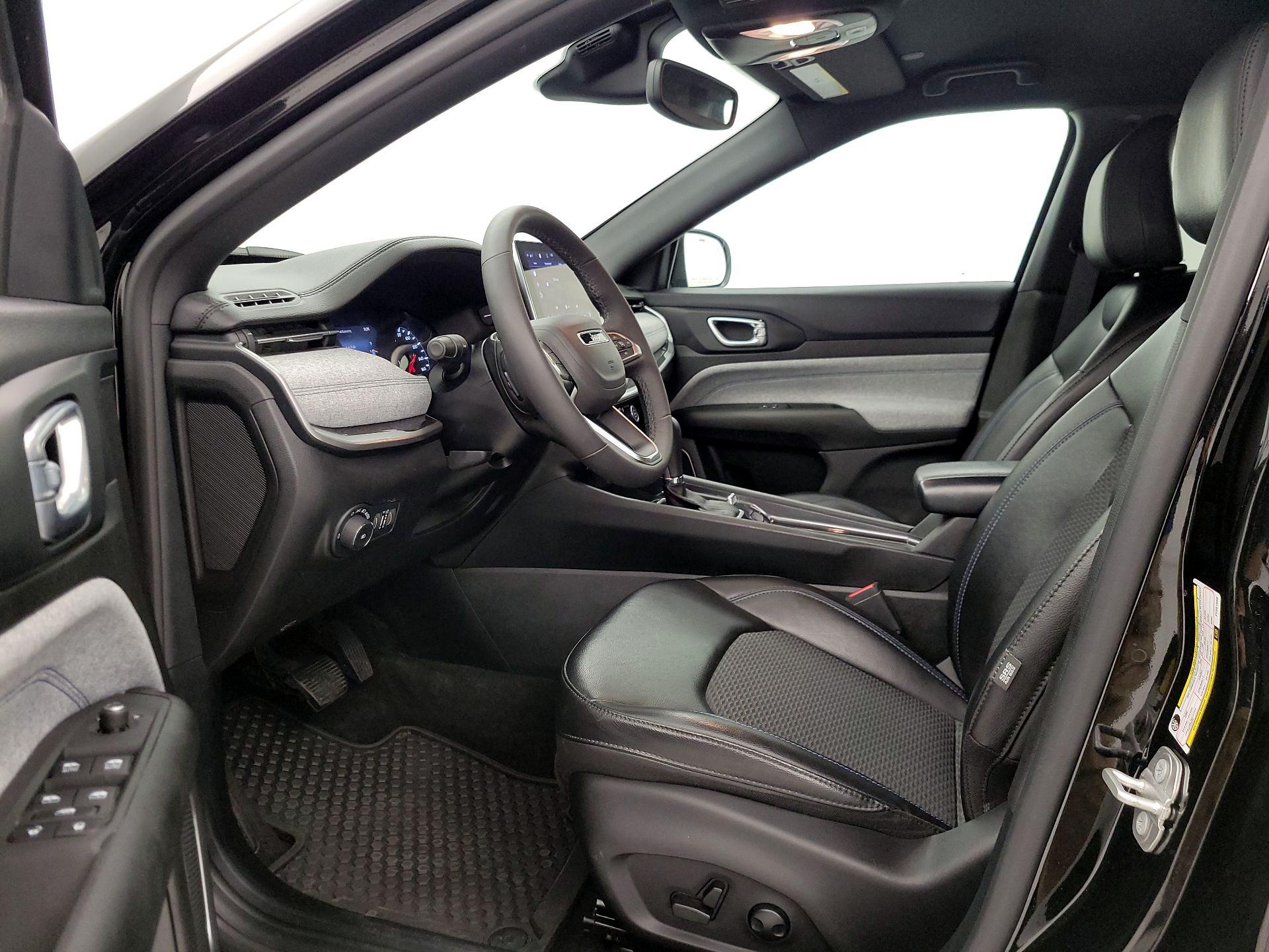Thumbnail: 2023 Jeep Compass - 11