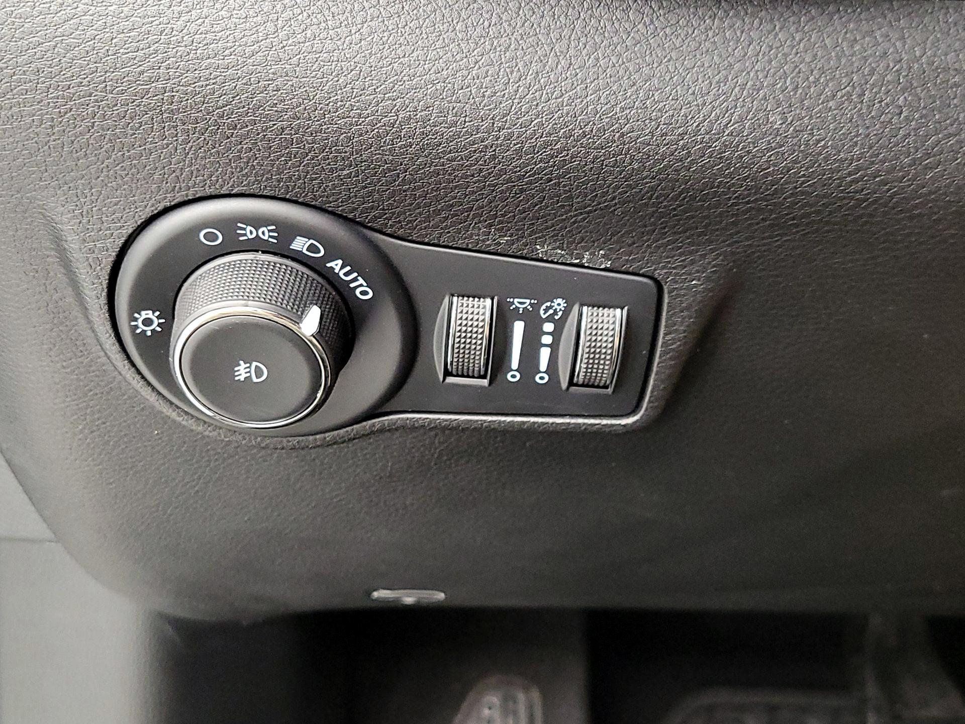 Thumbnail: 2023 Jeep Compass - 13