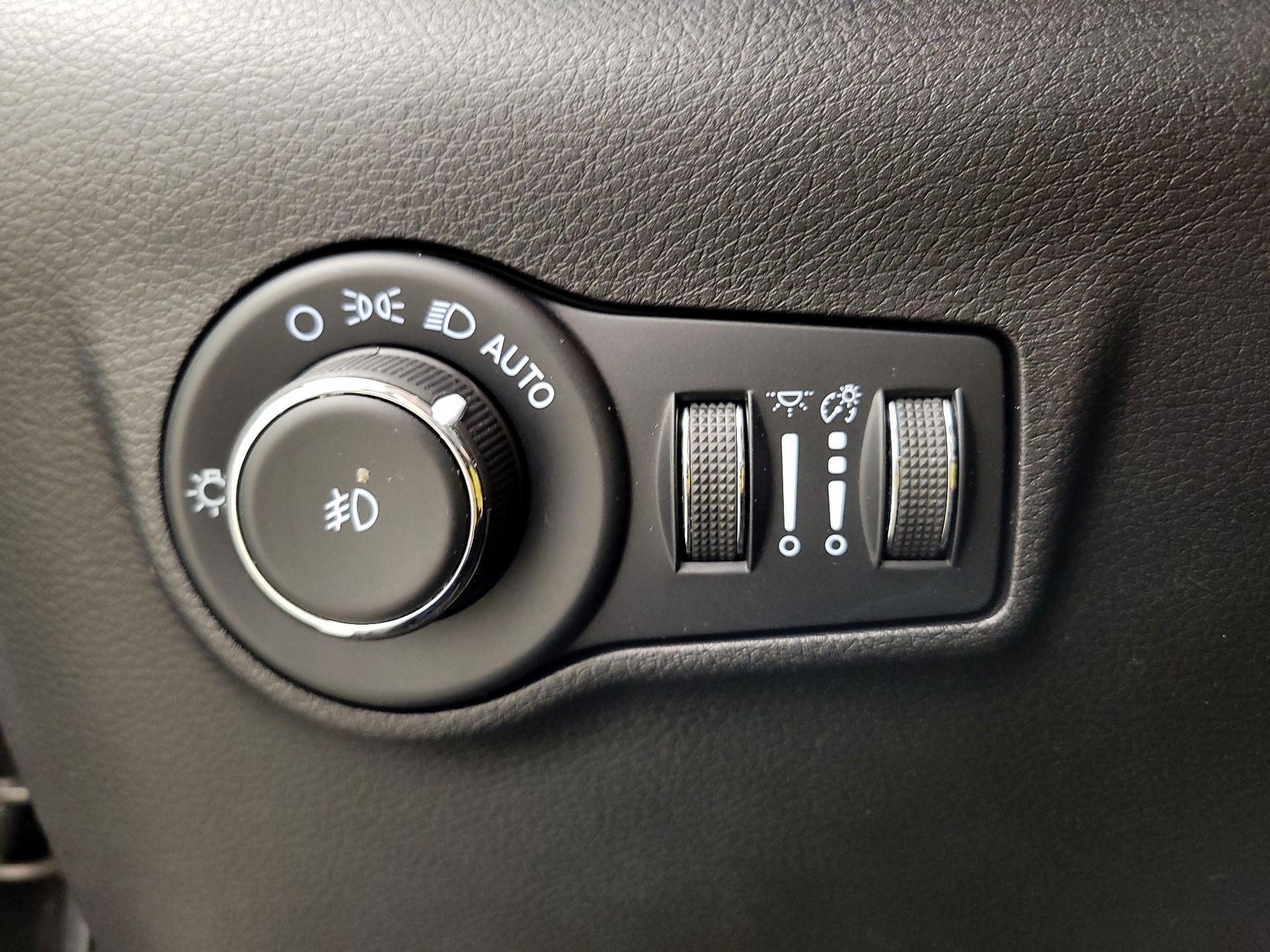 Thumbnail: 2022 Jeep Compass - 13