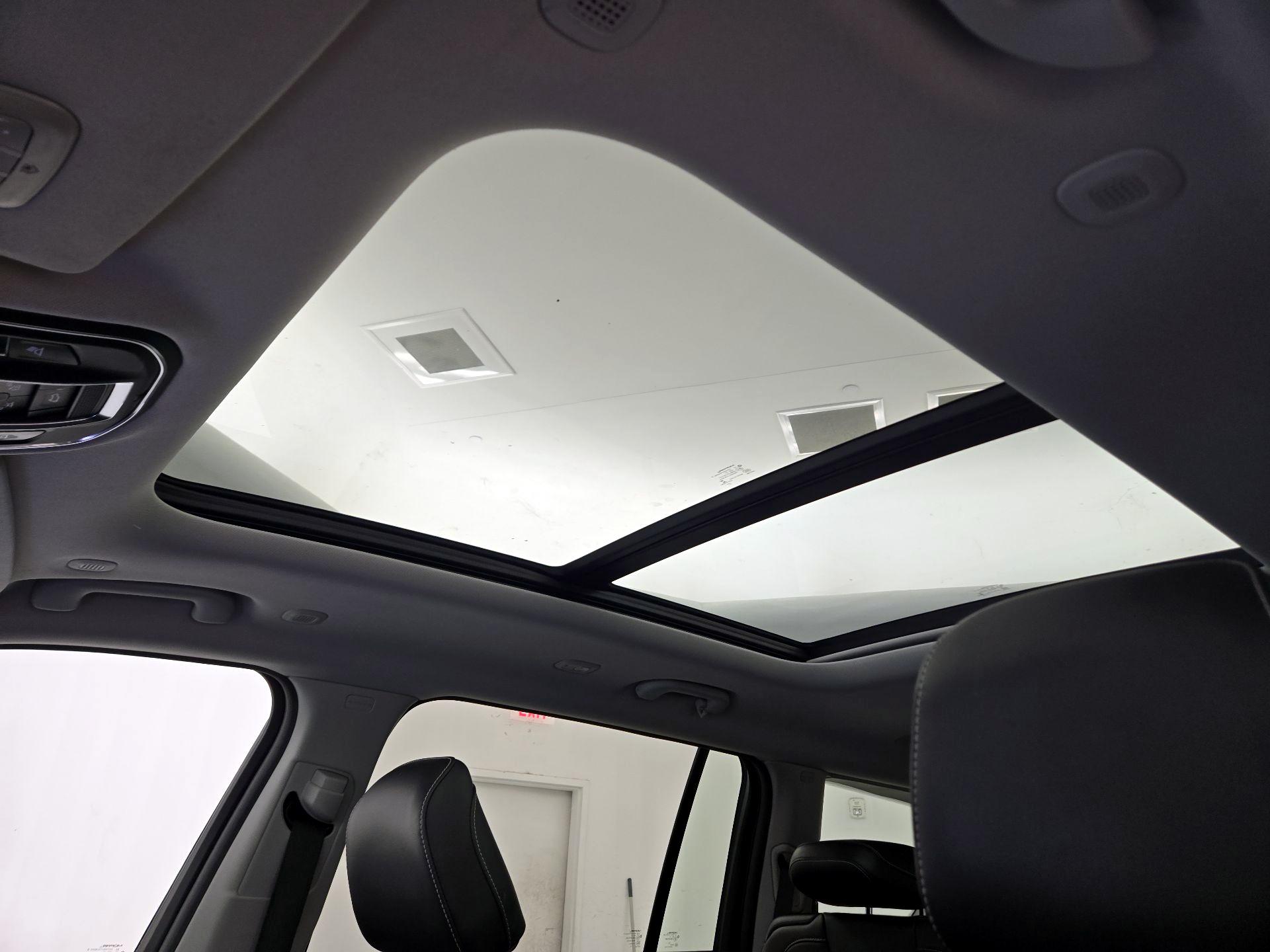 Thumbnail: 2022 Jeep Grand Cherokee L - 20