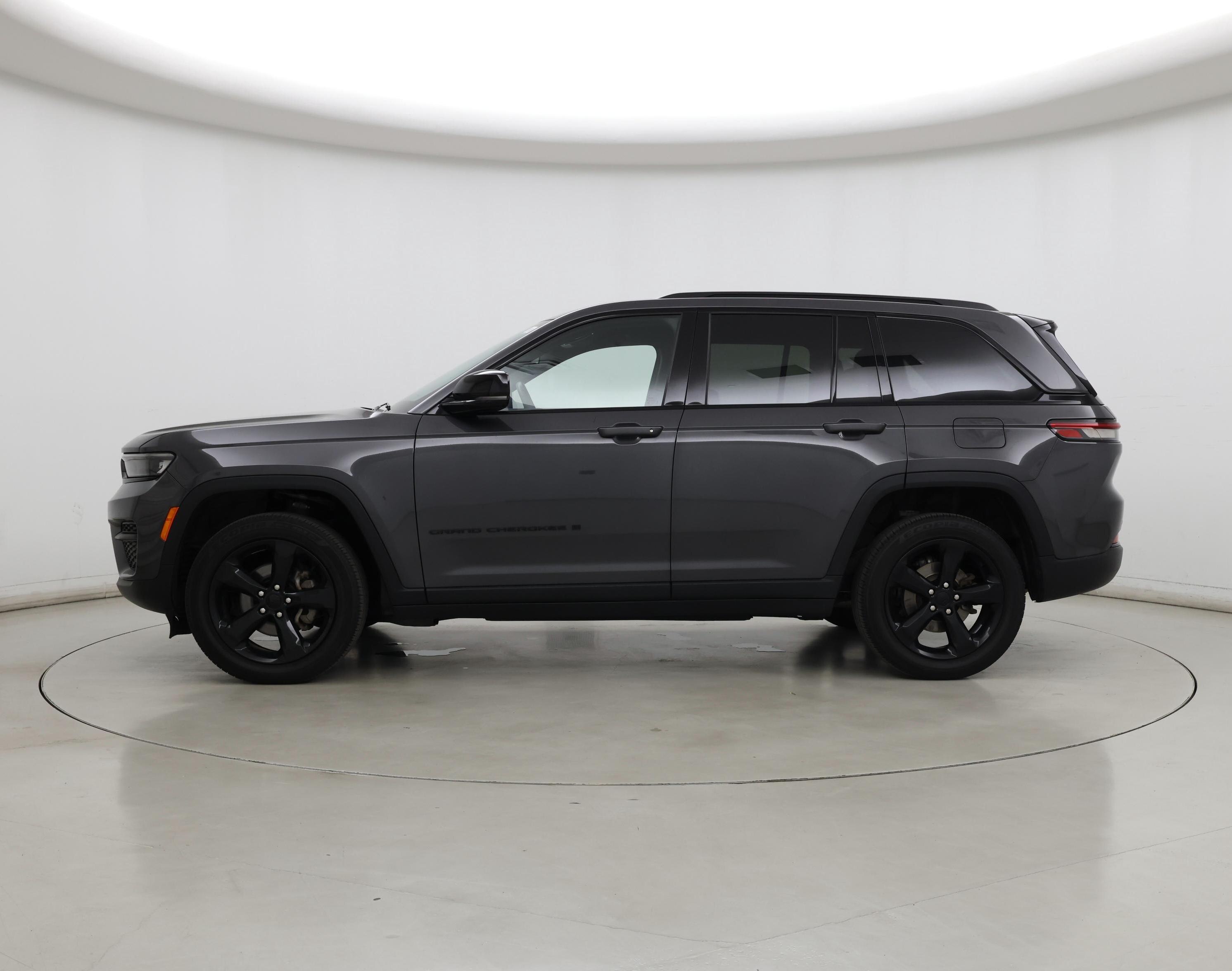 Thumbnail: 2022 Jeep Grand Cherokee - 3