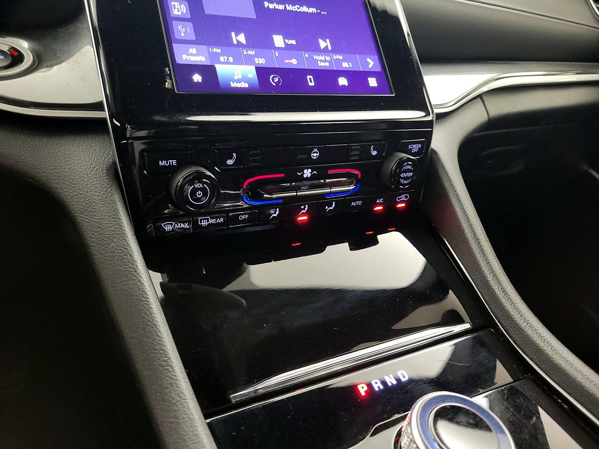 Thumbnail: 2022 Jeep Grand Cherokee - 16