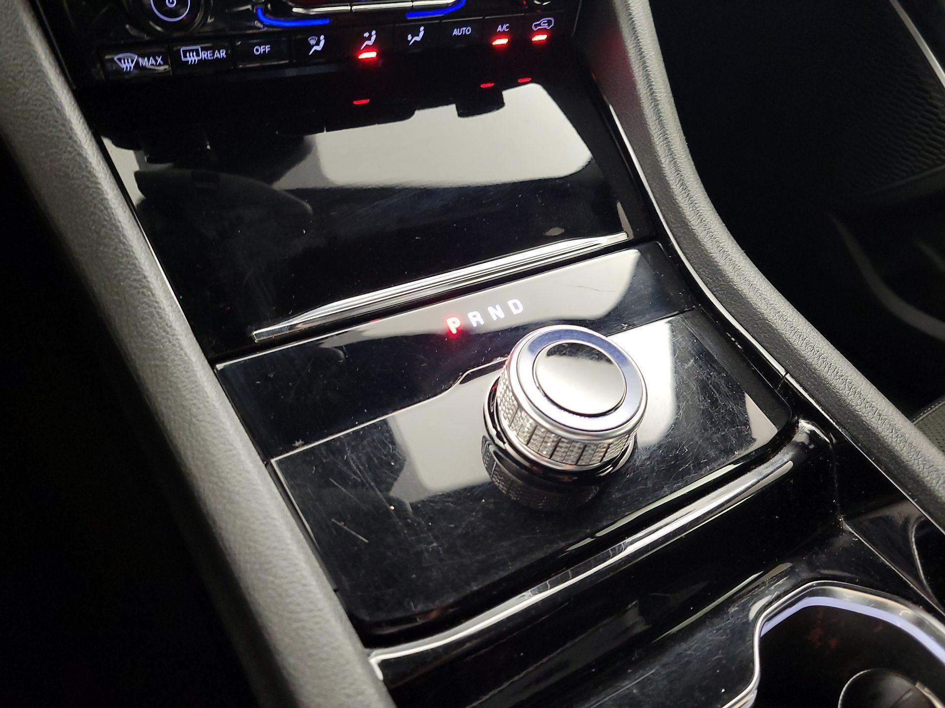 Thumbnail: 2022 Jeep Grand Cherokee - 17