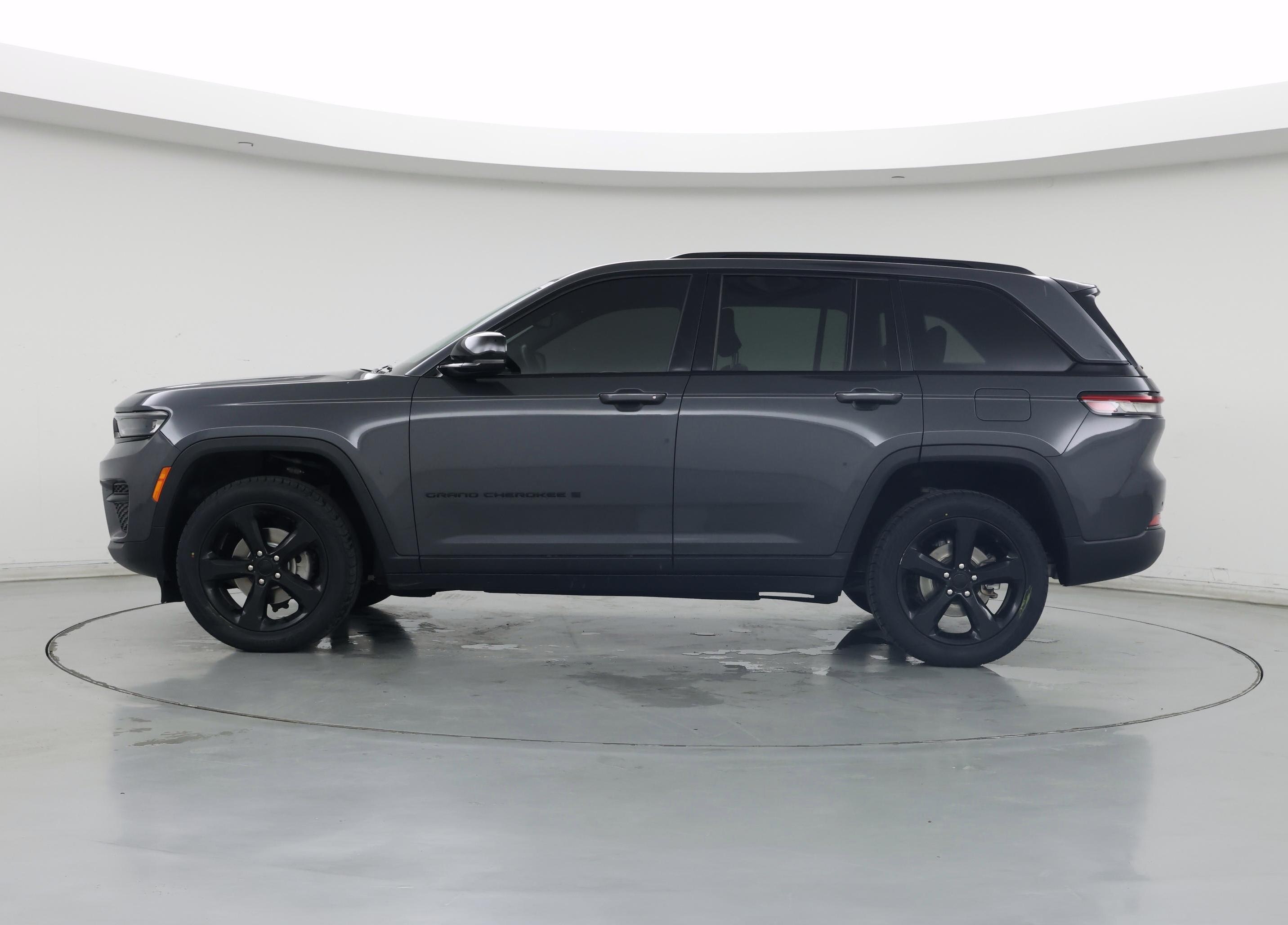 Thumbnail: 2022 Jeep Grand Cherokee - 3