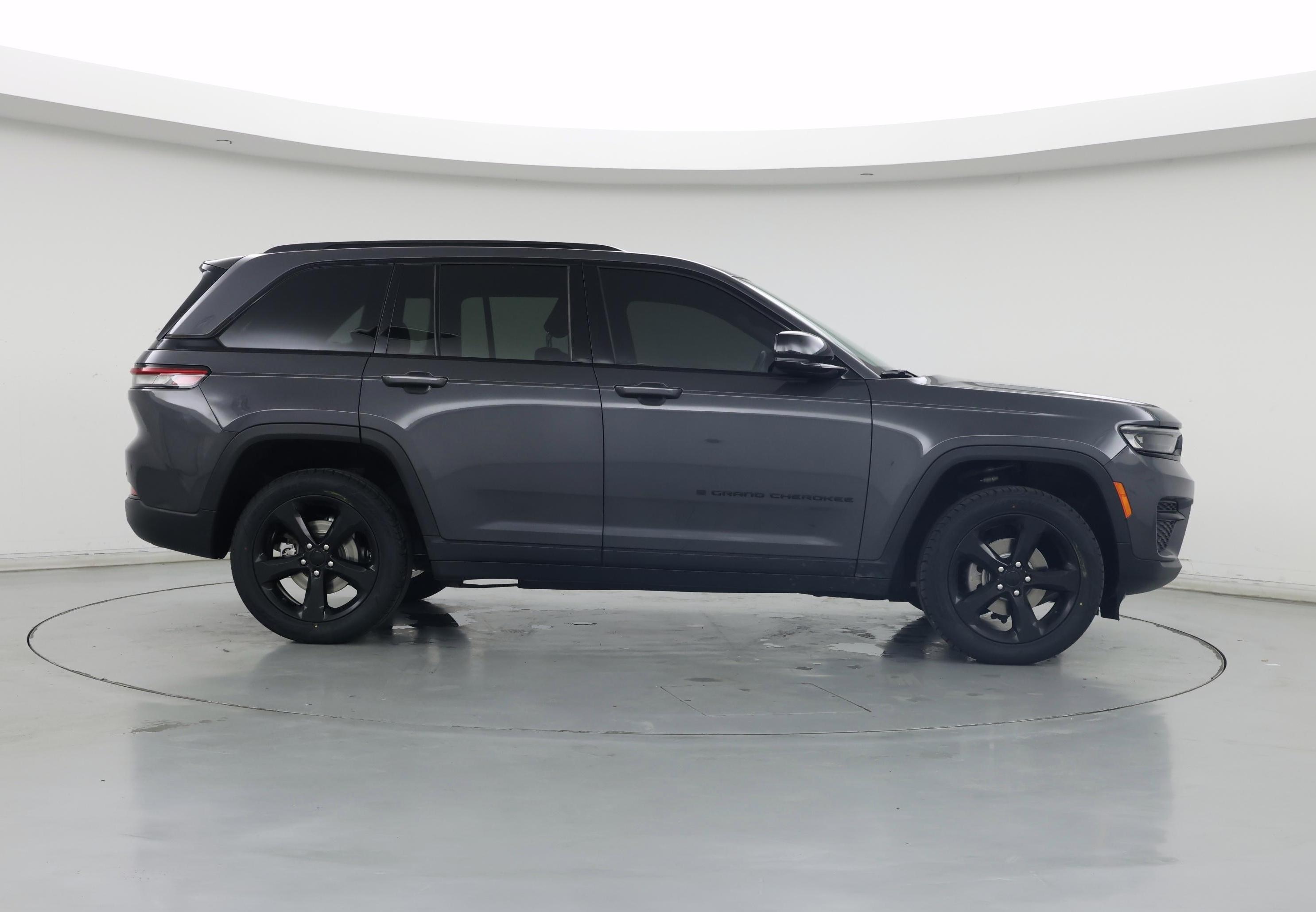 Thumbnail: 2022 Jeep Grand Cherokee - 7