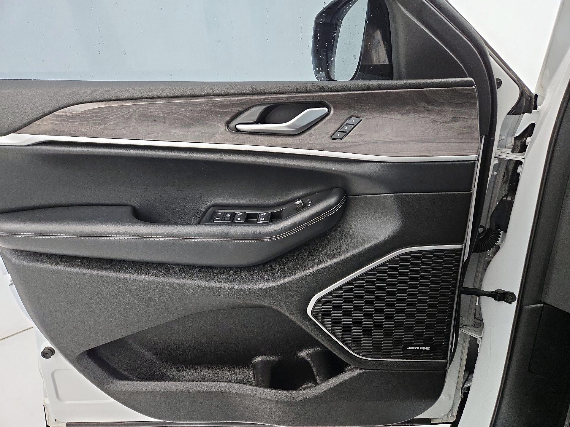 Thumbnail: 2022 Jeep Grand Cherokee - 12