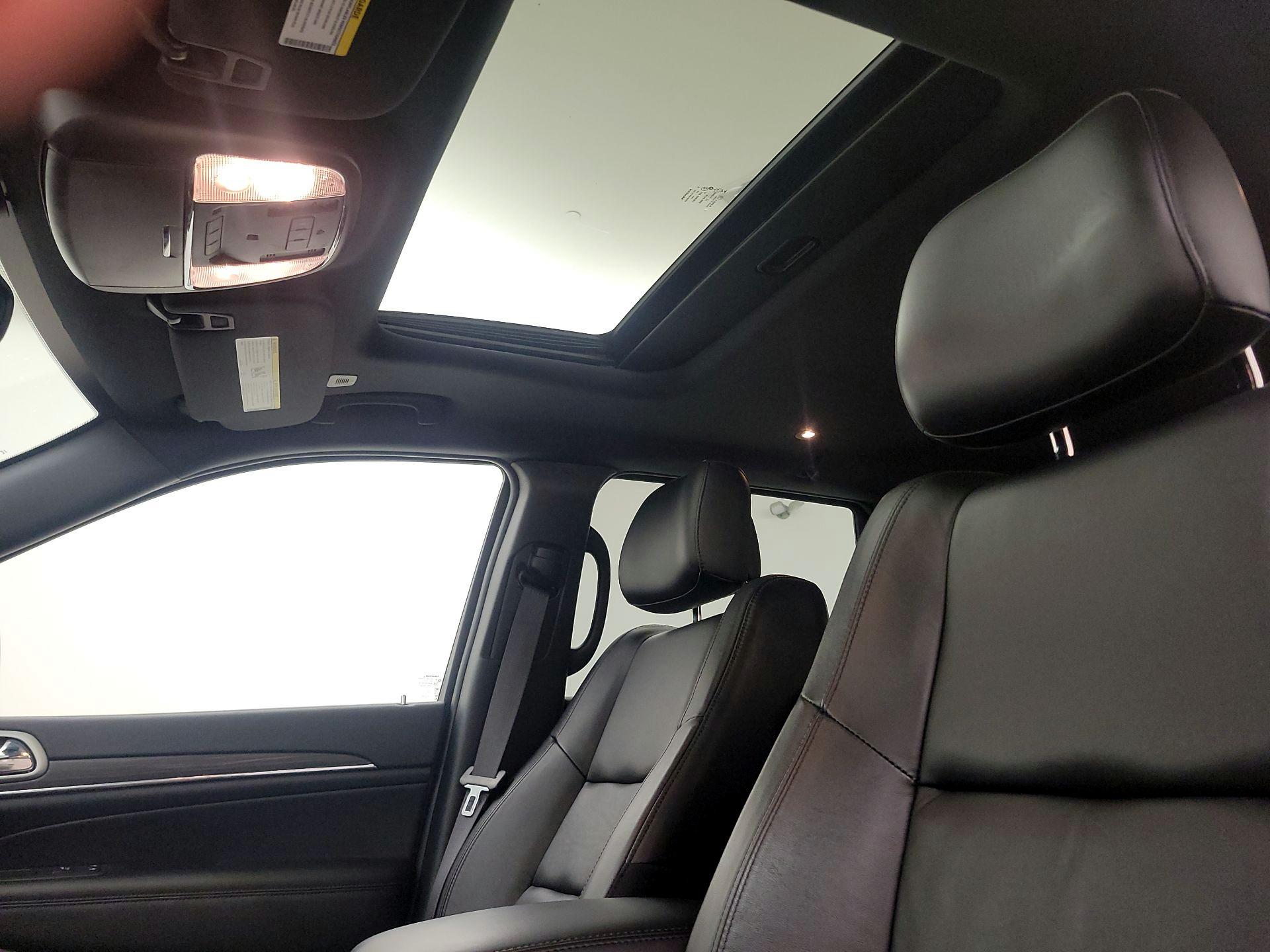 Thumbnail: 2022 Jeep Grand Cherokee - 20