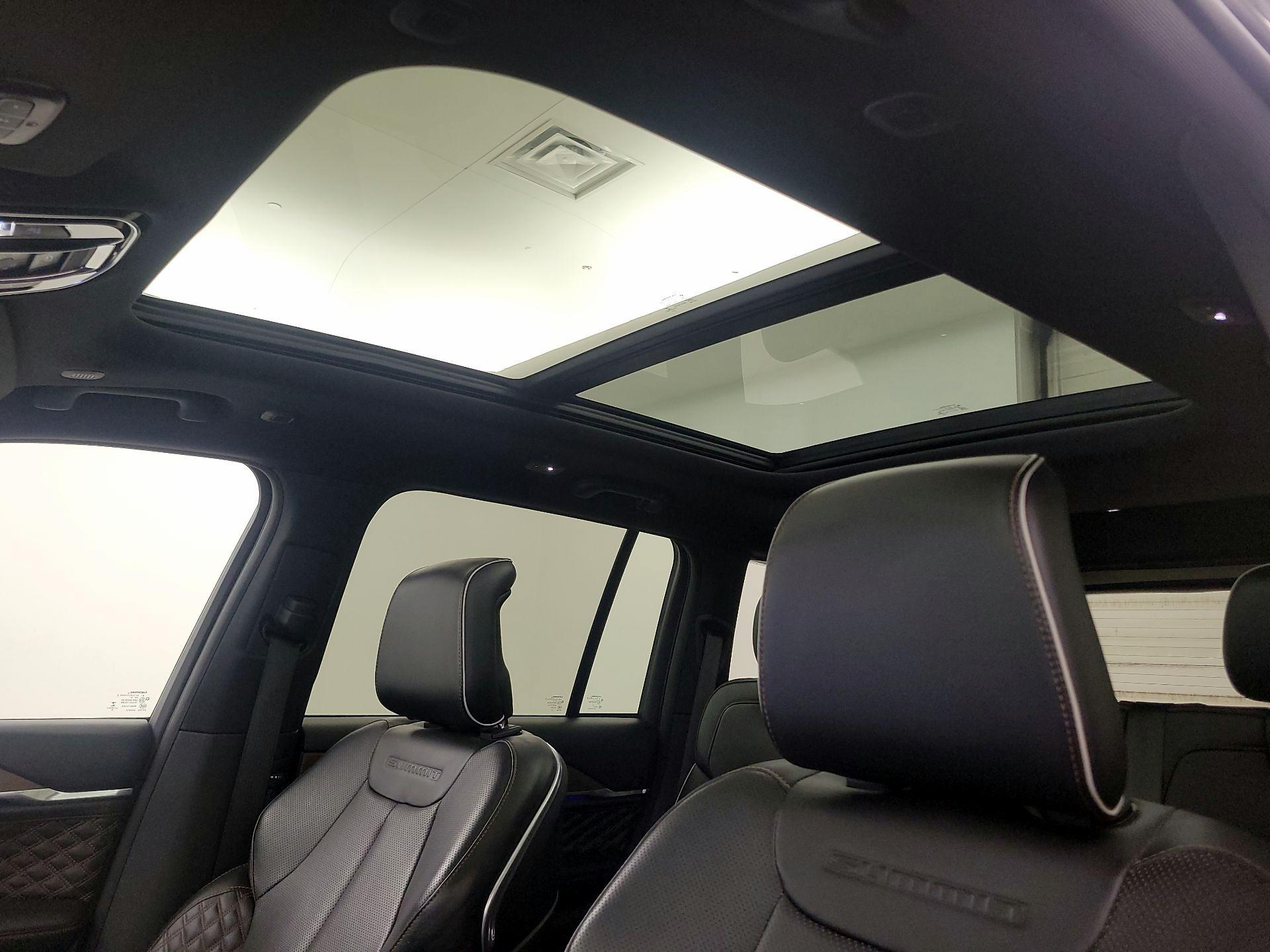 Thumbnail: 2022 Jeep Grand Cherokee - 20