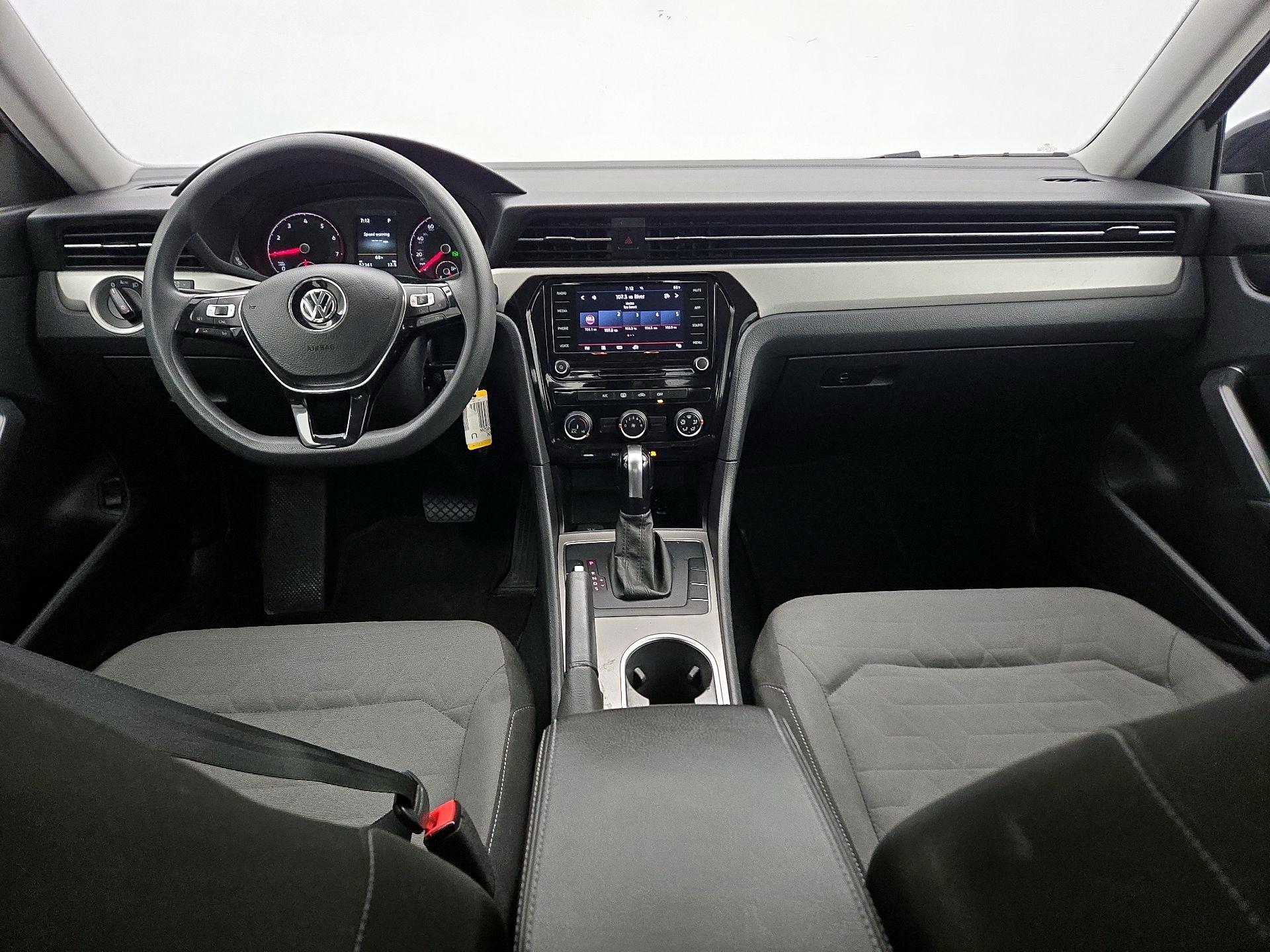 Thumbnail: 2020 Volkswagen Passat - 9