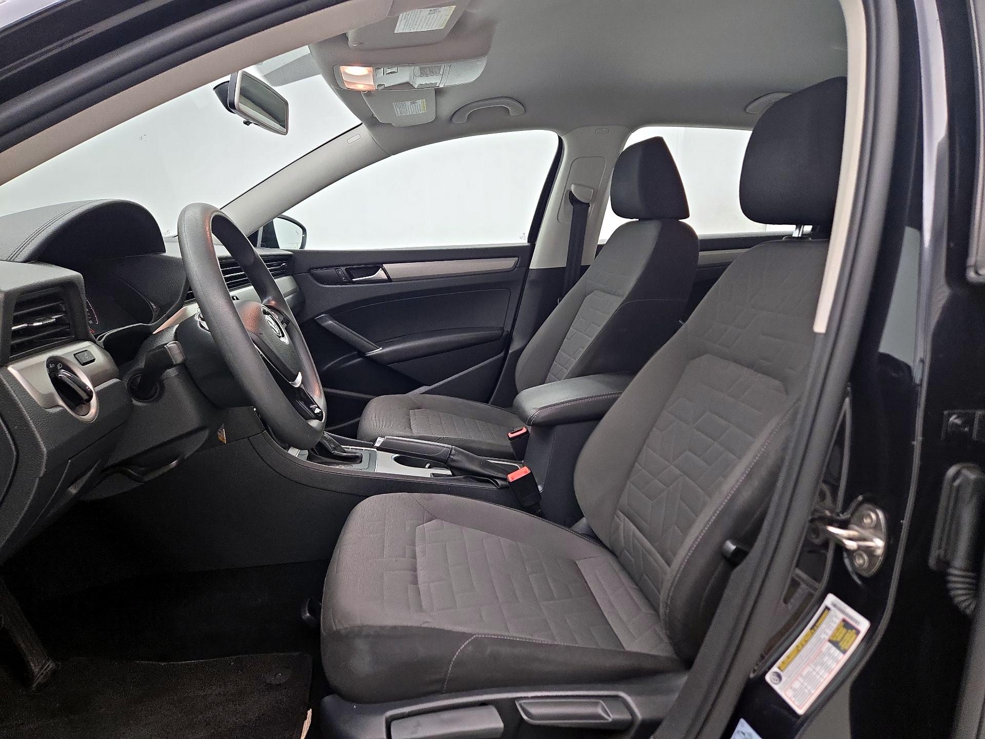 Thumbnail: 2020 Volkswagen Passat - 11