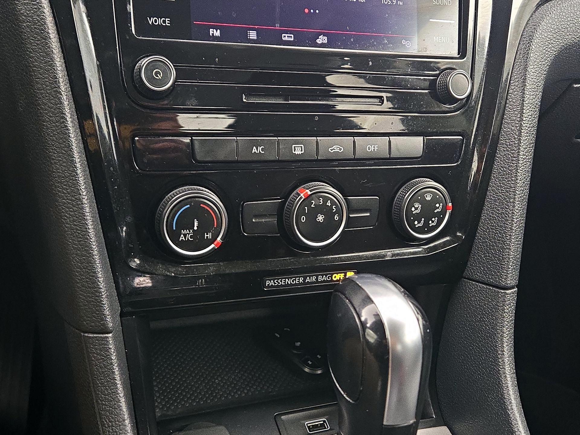 Thumbnail: 2020 Volkswagen Passat - 16