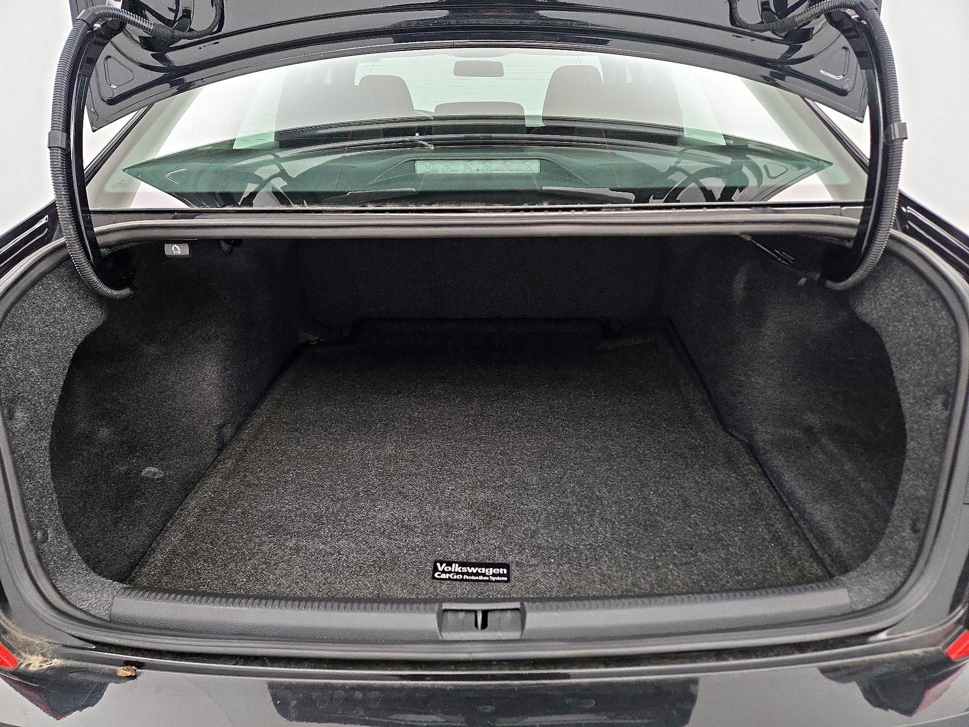 Thumbnail: 2020 Volkswagen Passat - 20