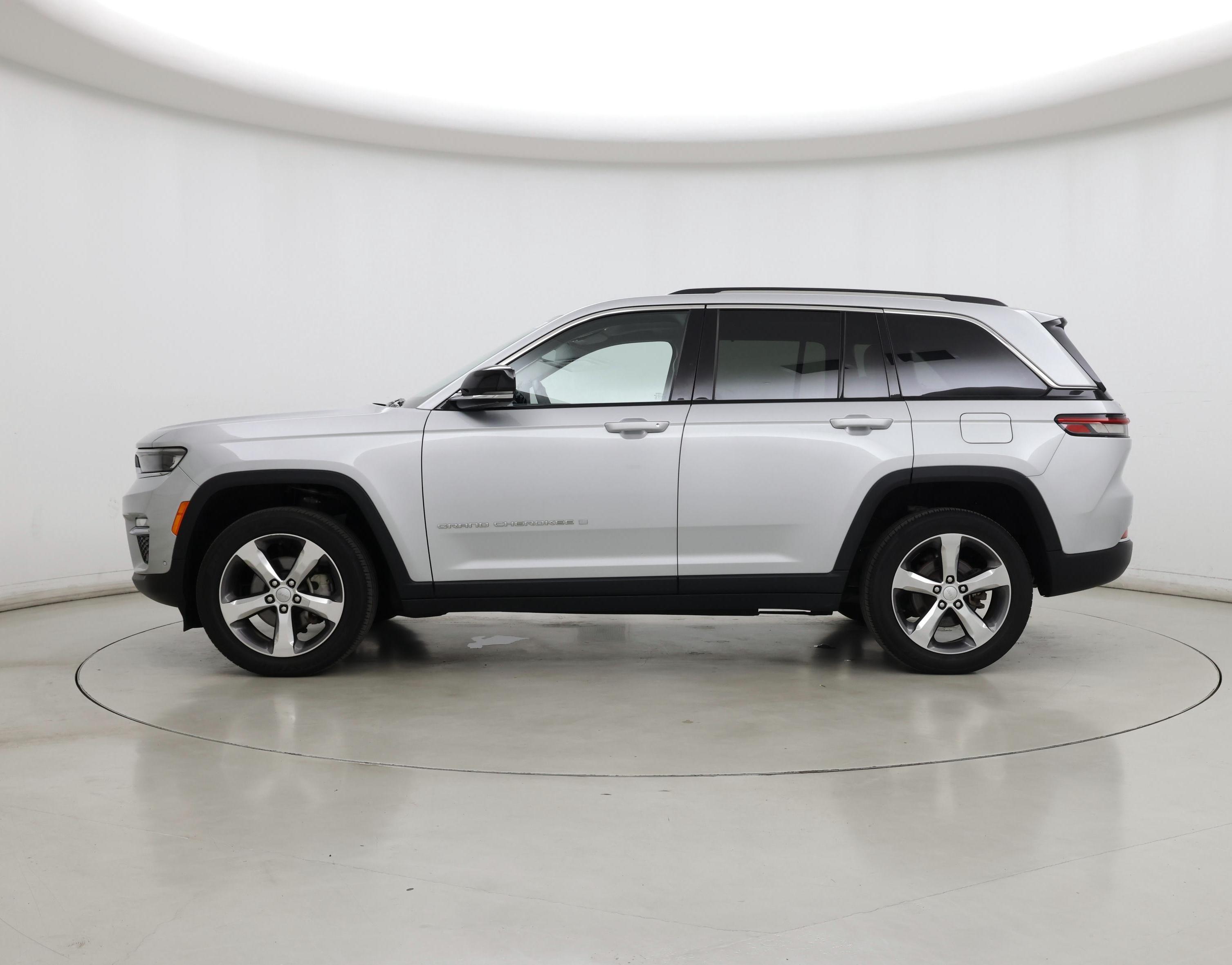 Thumbnail: 2022 Jeep Grand Cherokee - 3