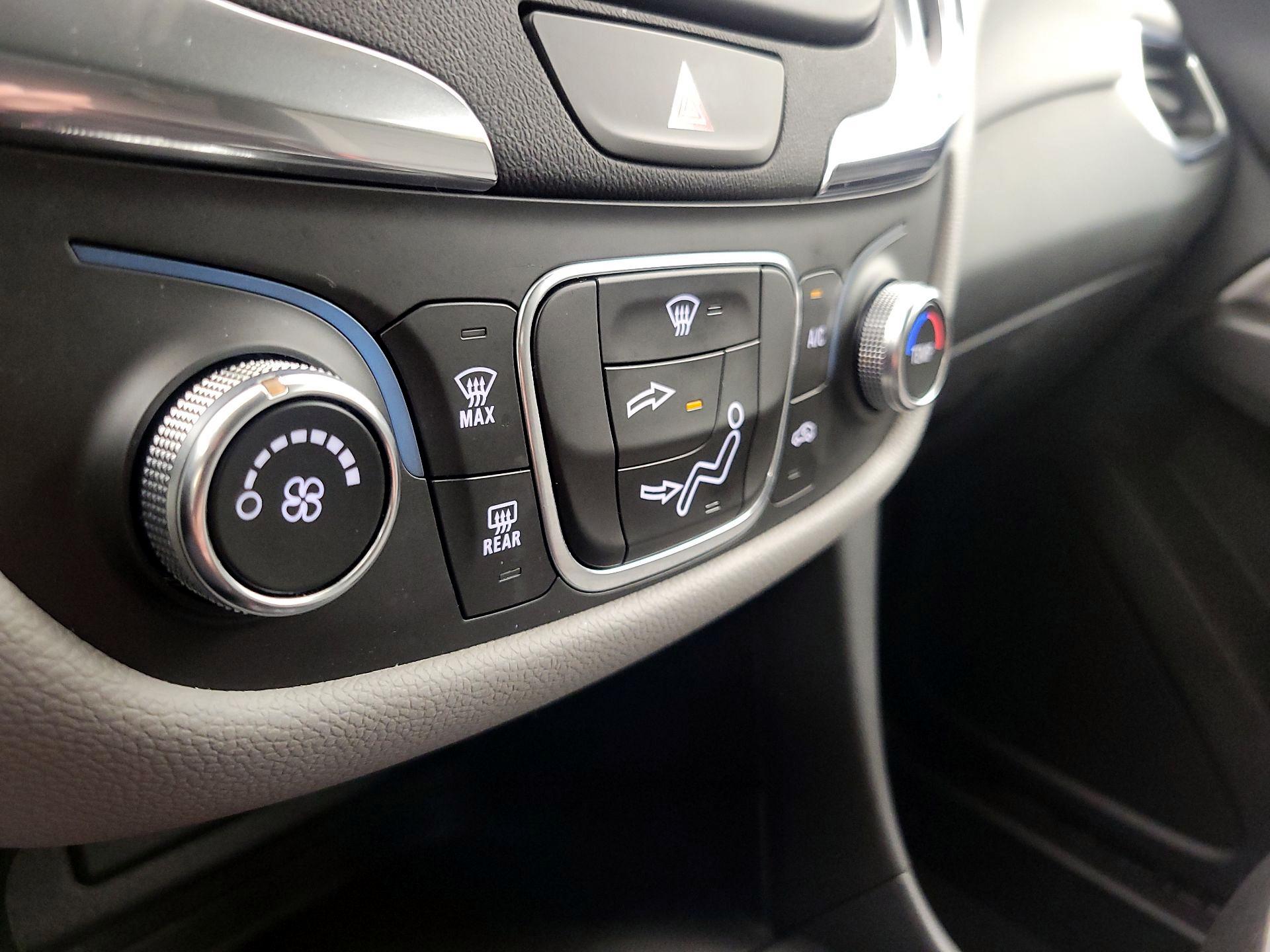 Thumbnail: 2020 Chevrolet Equinox - 16