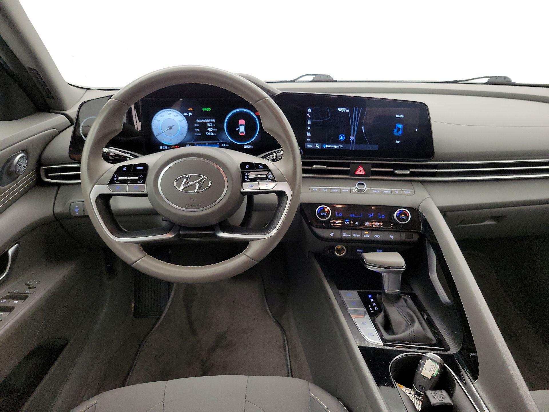 Thumbnail: 2023 Hyundai Elantra - 10