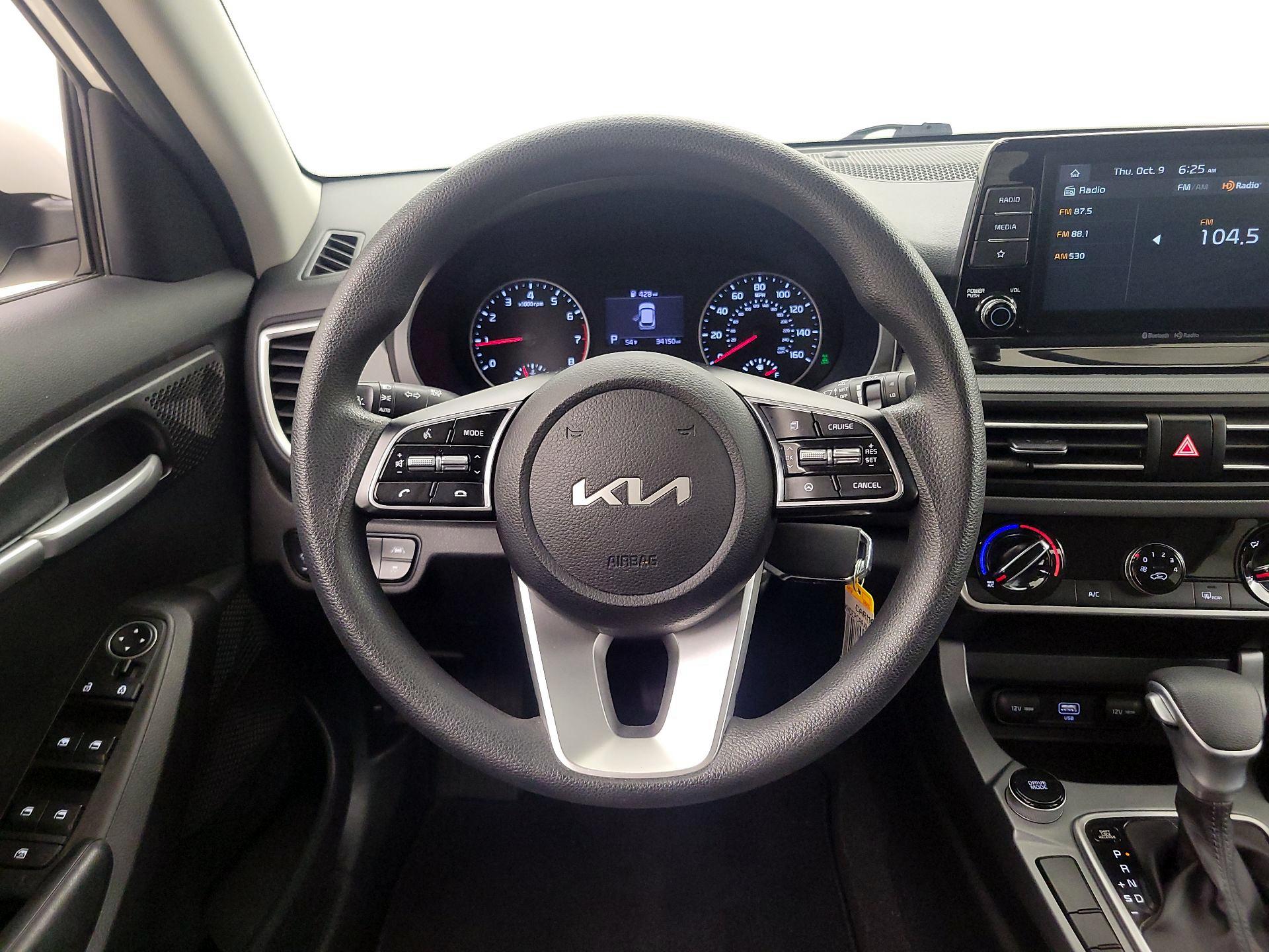 Thumbnail: 2022 Kia Seltos - 10