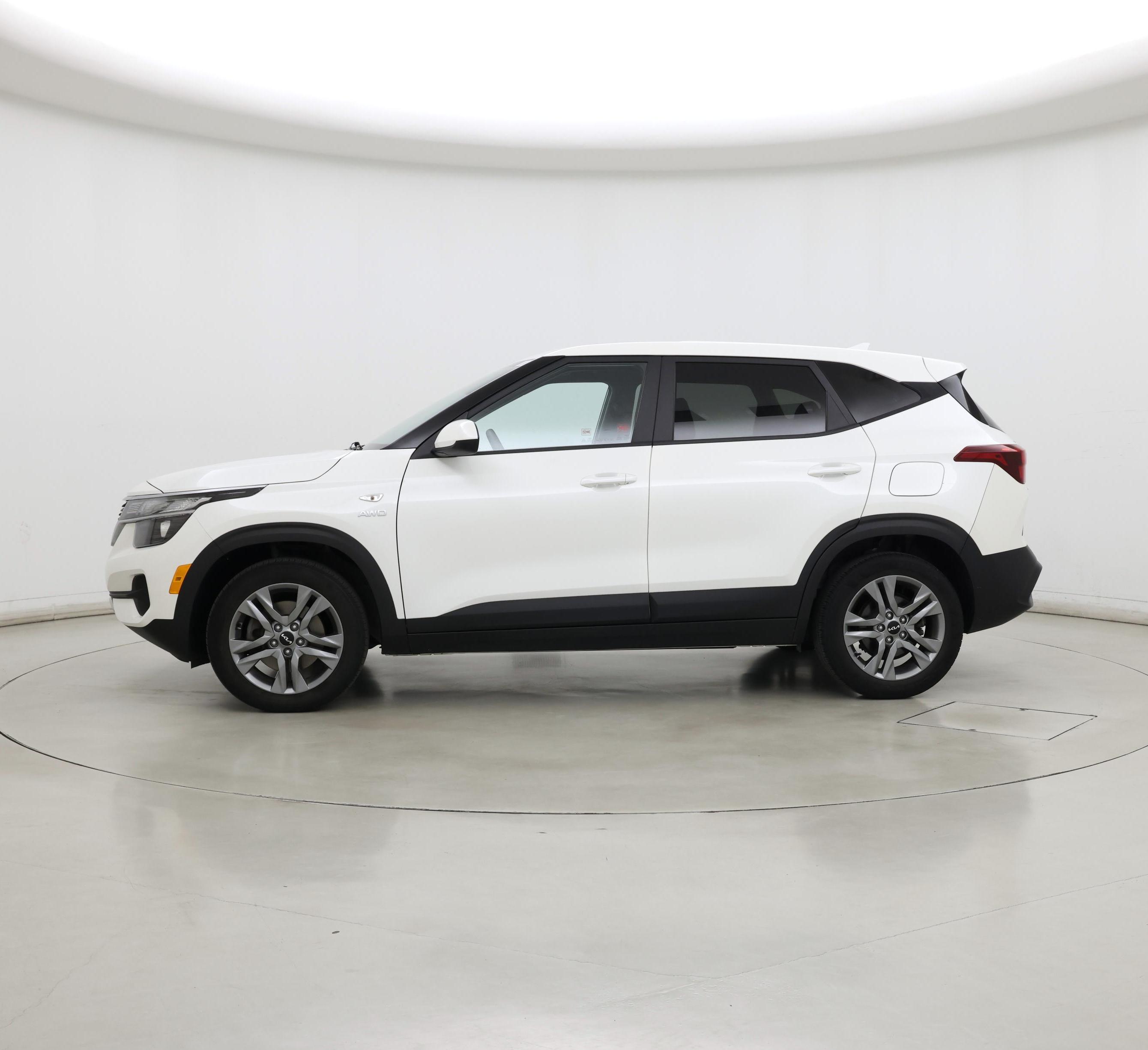 Thumbnail: 2022 Kia Seltos - 3