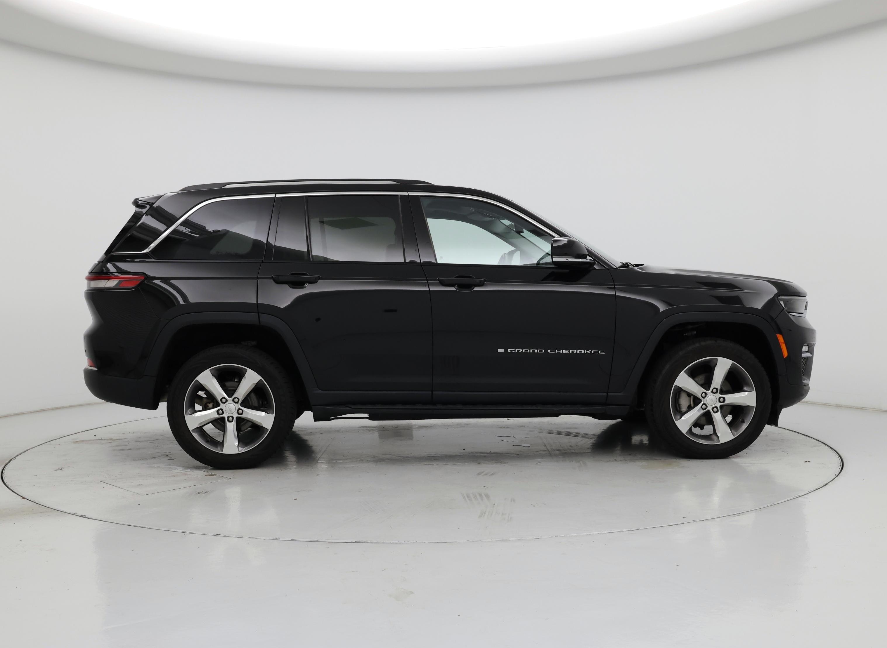 Thumbnail: 2022 Jeep Grand Cherokee - 7