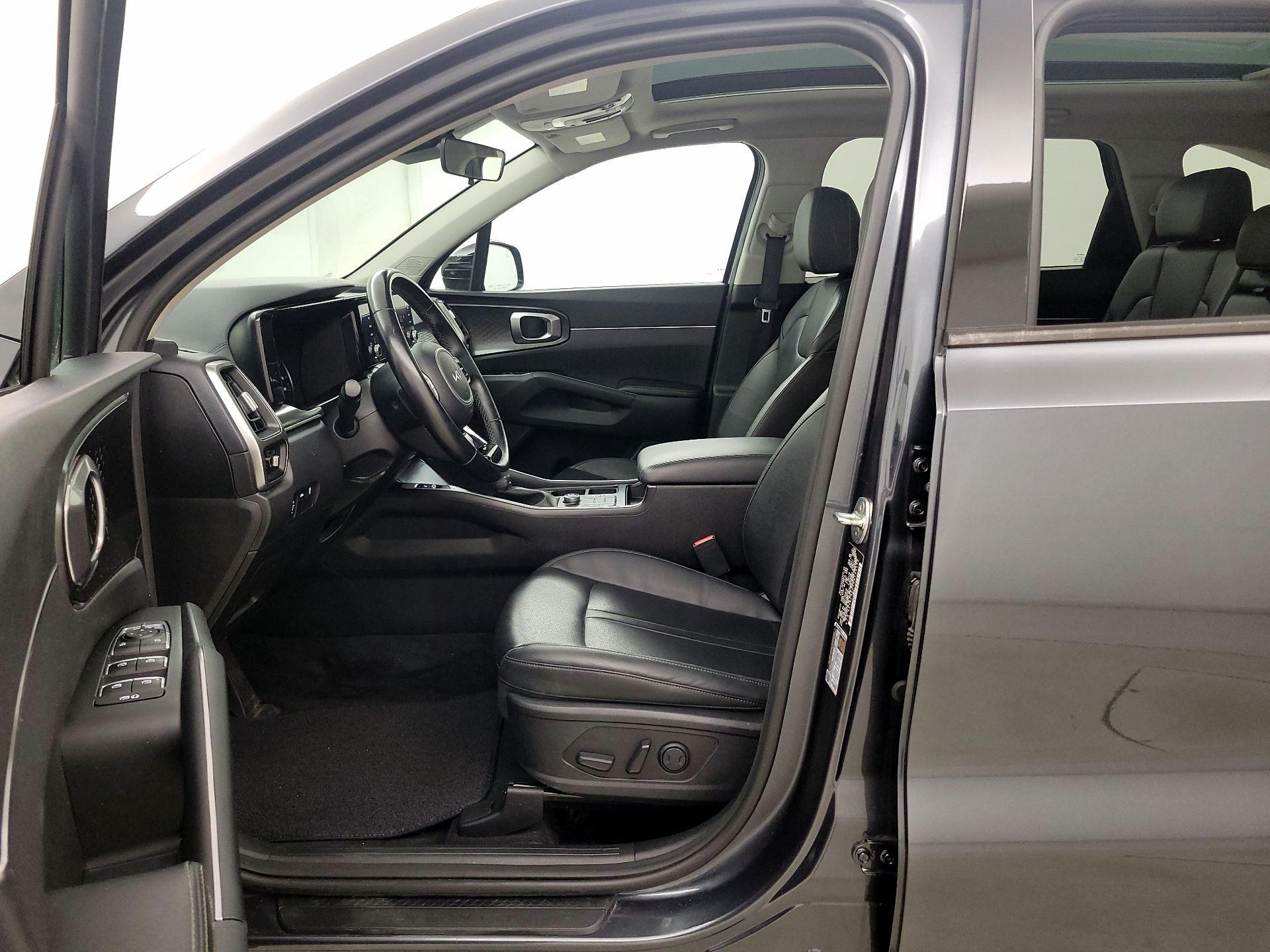 Thumbnail: 2022 Kia Sorento - 11