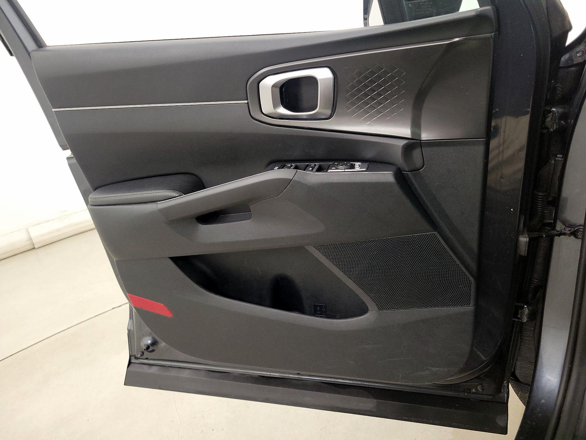 Thumbnail: 2022 Kia Sorento - 12