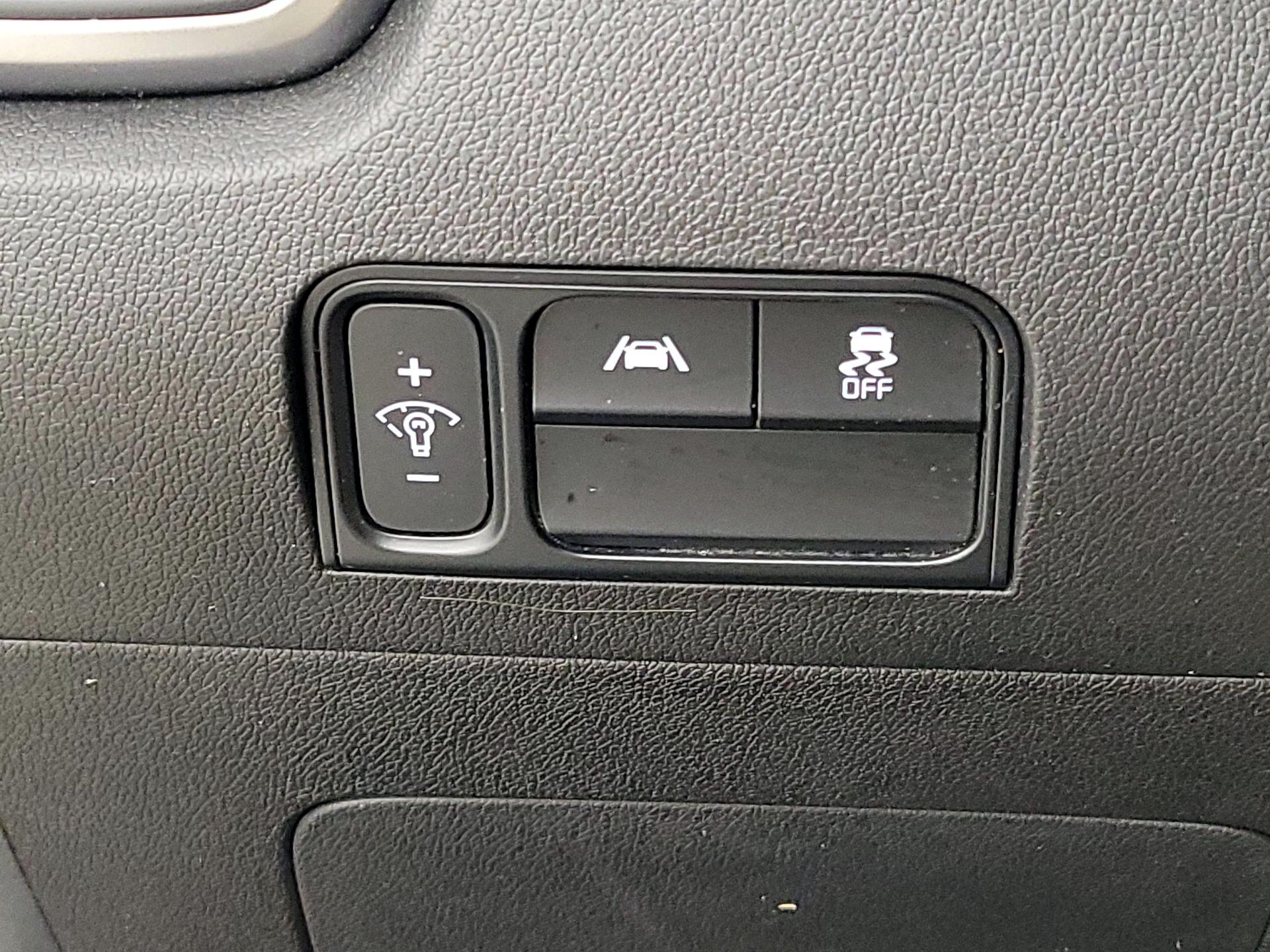 Thumbnail: 2022 Kia Sorento - 13