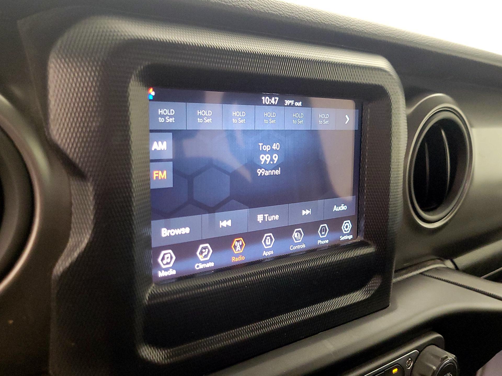 Thumbnail: 2022 Jeep Wrangler - 15