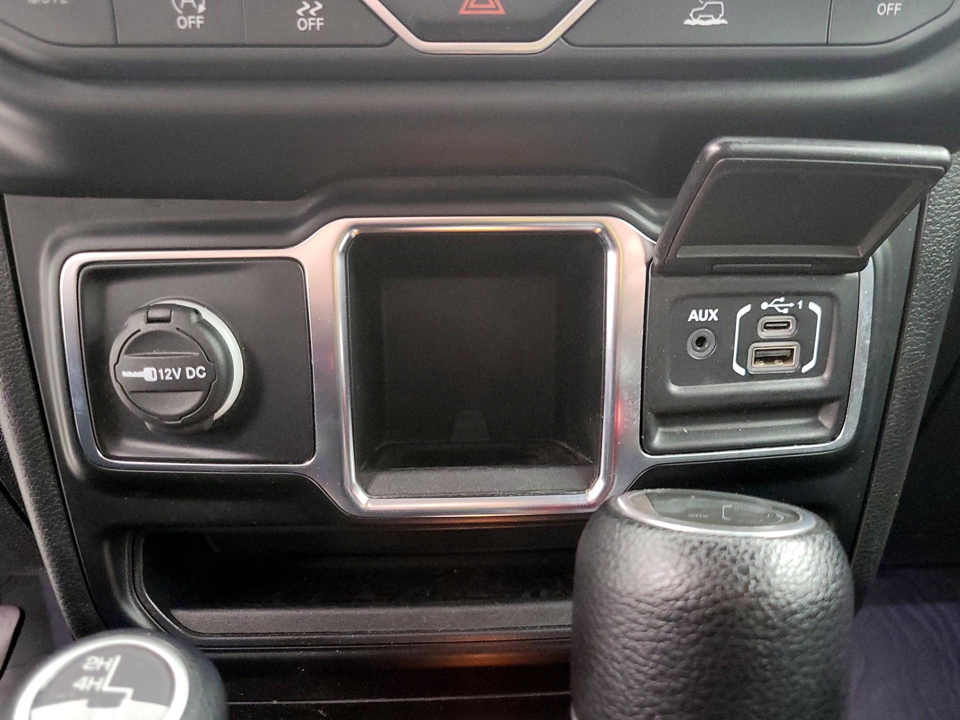 Thumbnail: 2022 Jeep Wrangler - 18