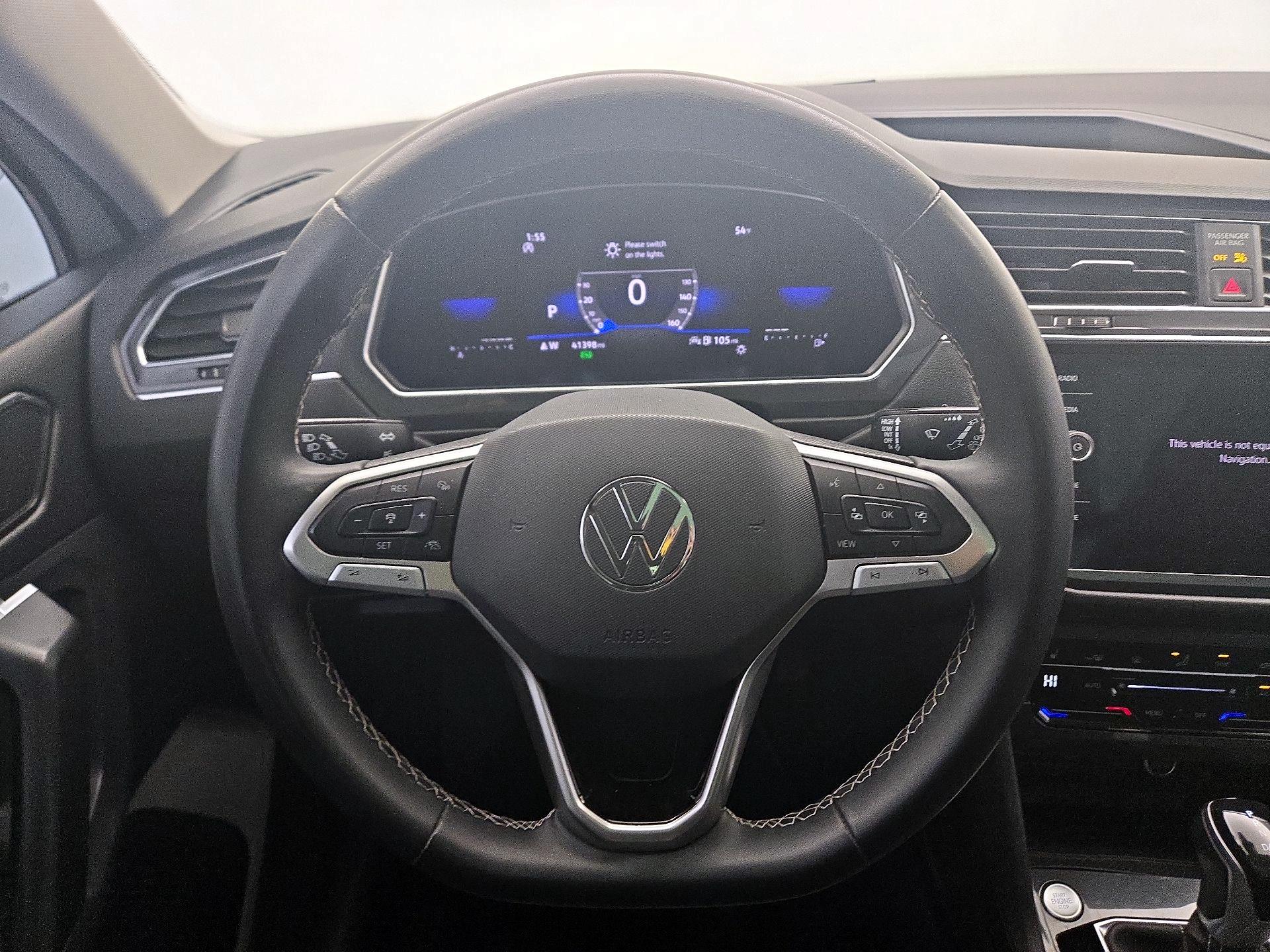 Thumbnail: 2022 Volkswagen Tiguan - 10