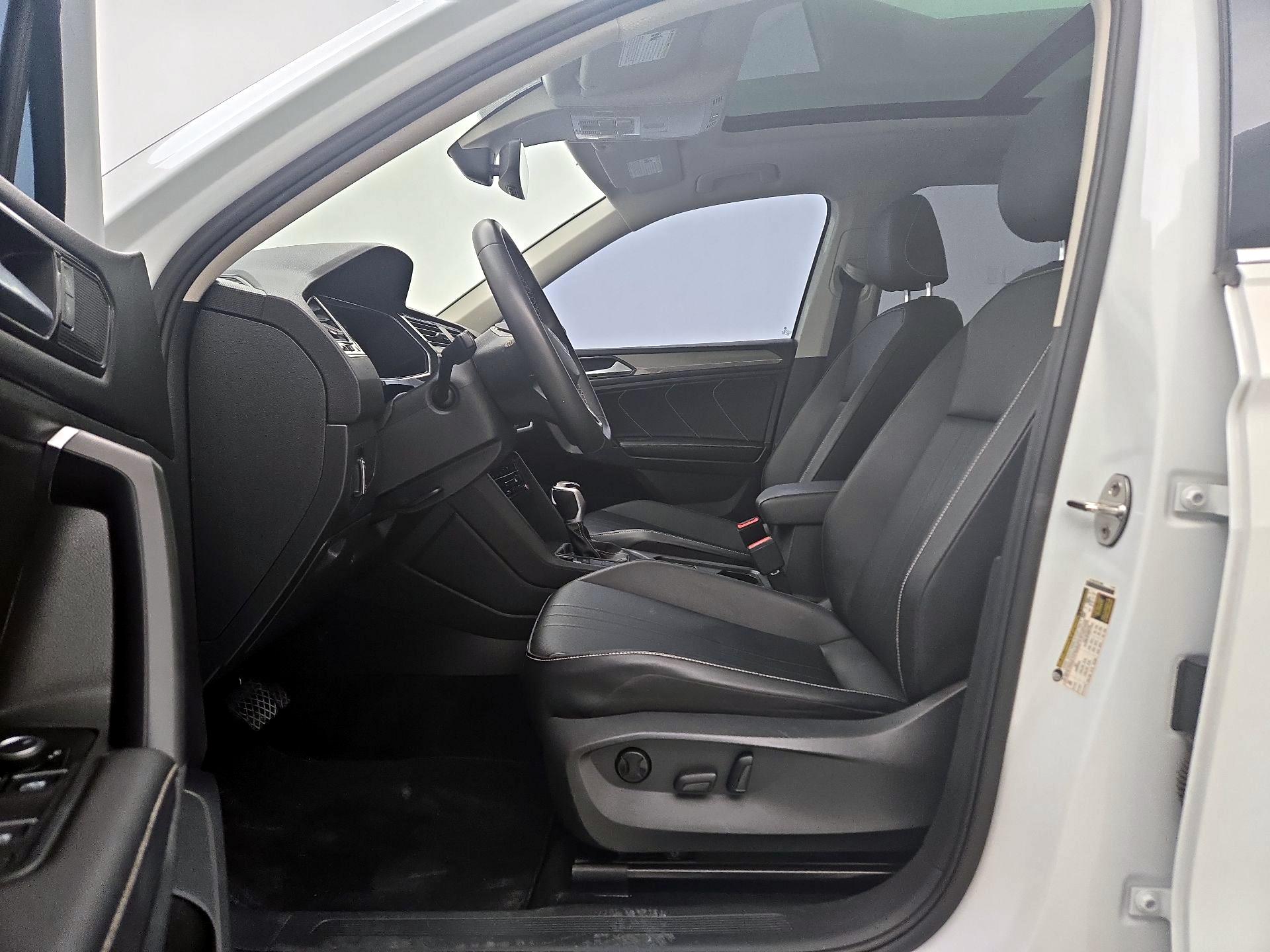 Thumbnail: 2022 Volkswagen Tiguan - 11