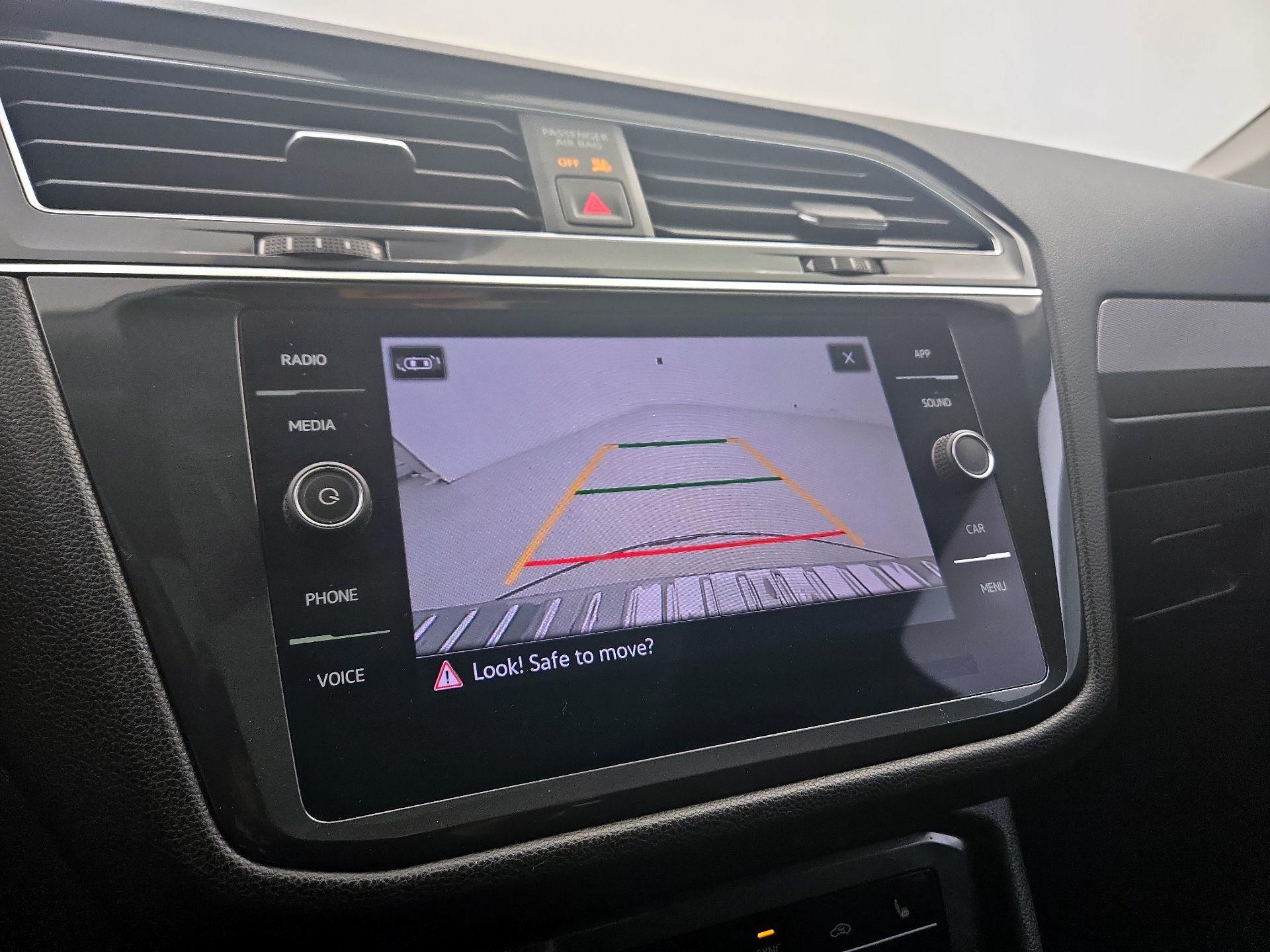 Thumbnail: 2022 Volkswagen Tiguan - 14