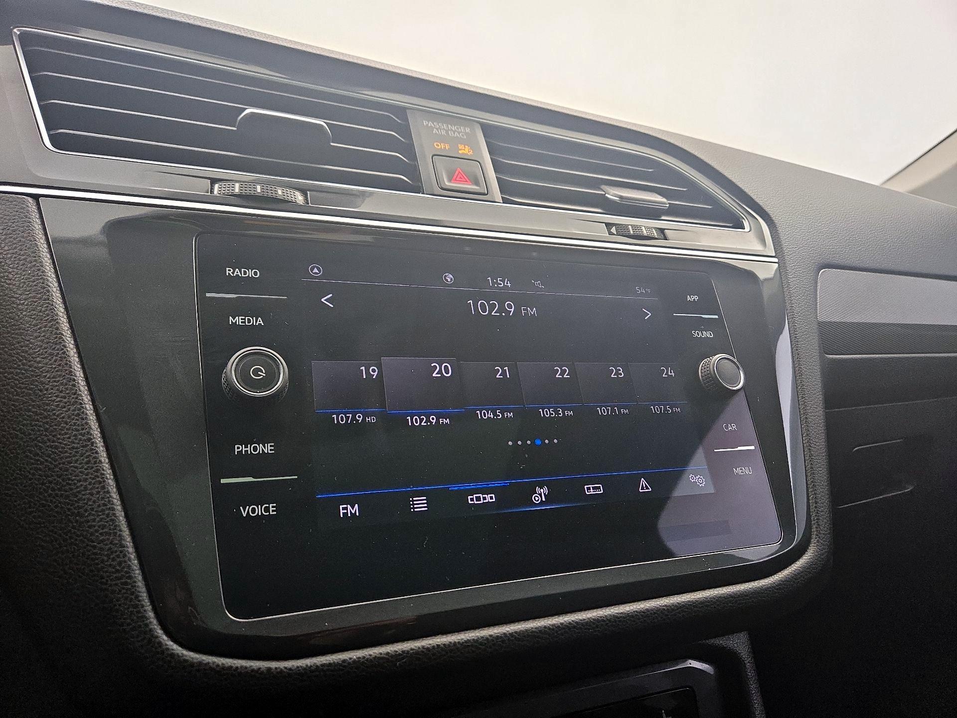 Thumbnail: 2022 Volkswagen Tiguan - 15