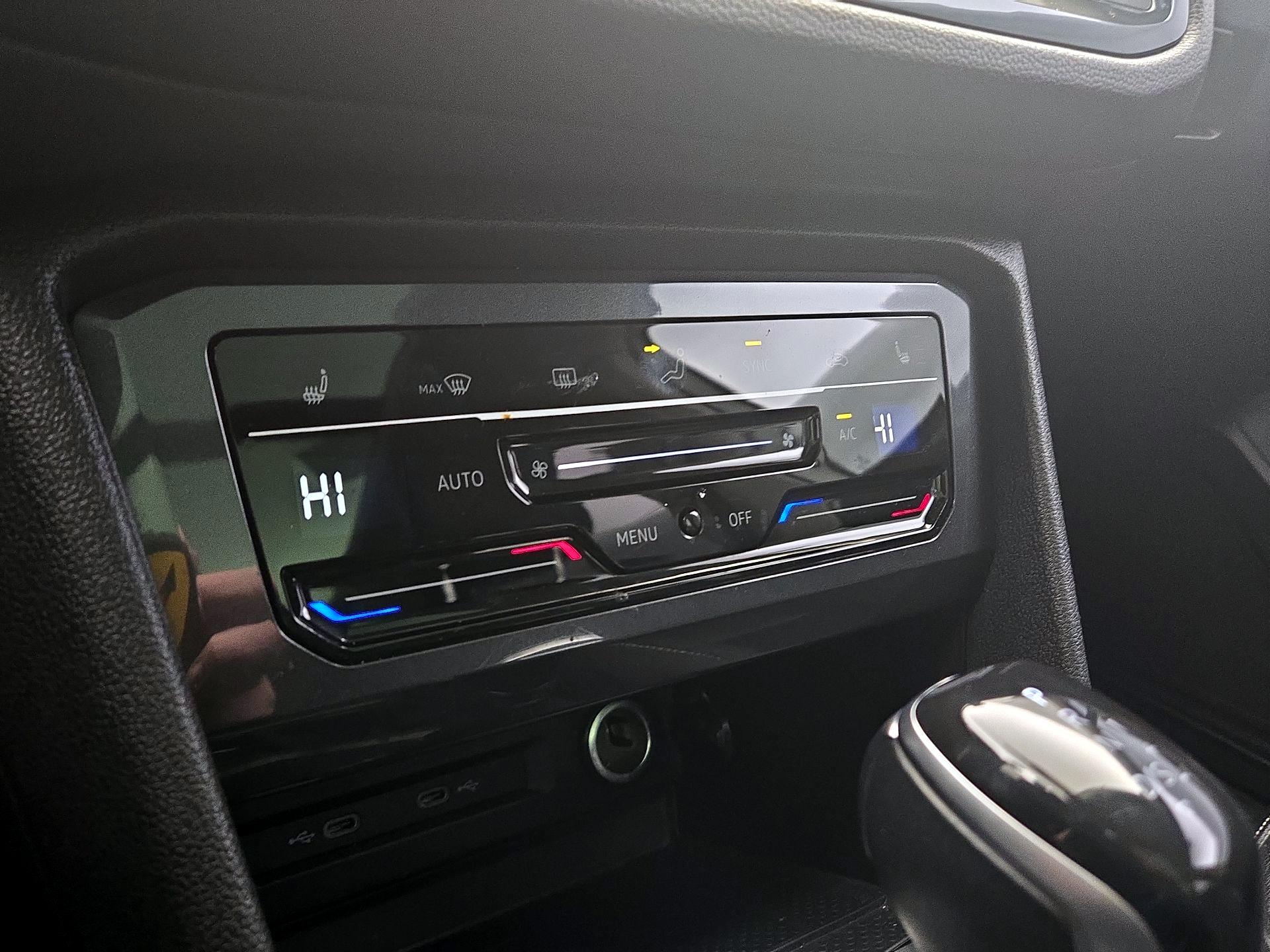 Thumbnail: 2022 Volkswagen Tiguan - 16