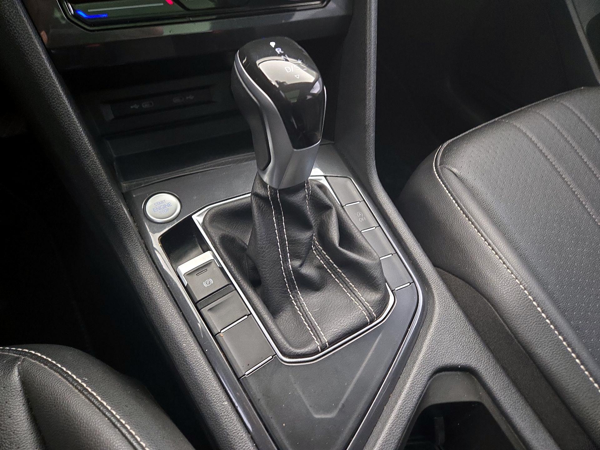 Thumbnail: 2022 Volkswagen Tiguan - 17