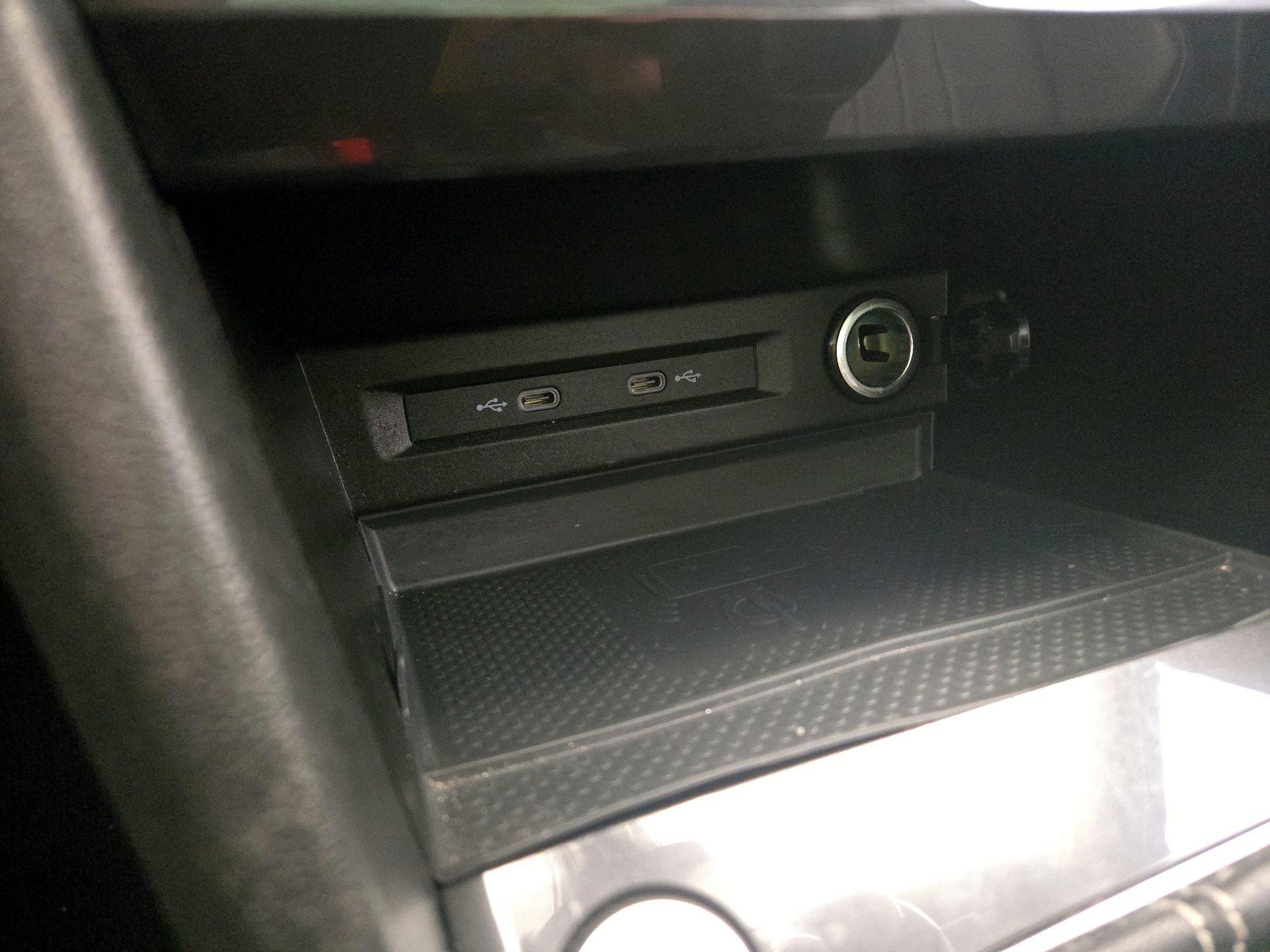 Thumbnail: 2022 Volkswagen Tiguan - 18