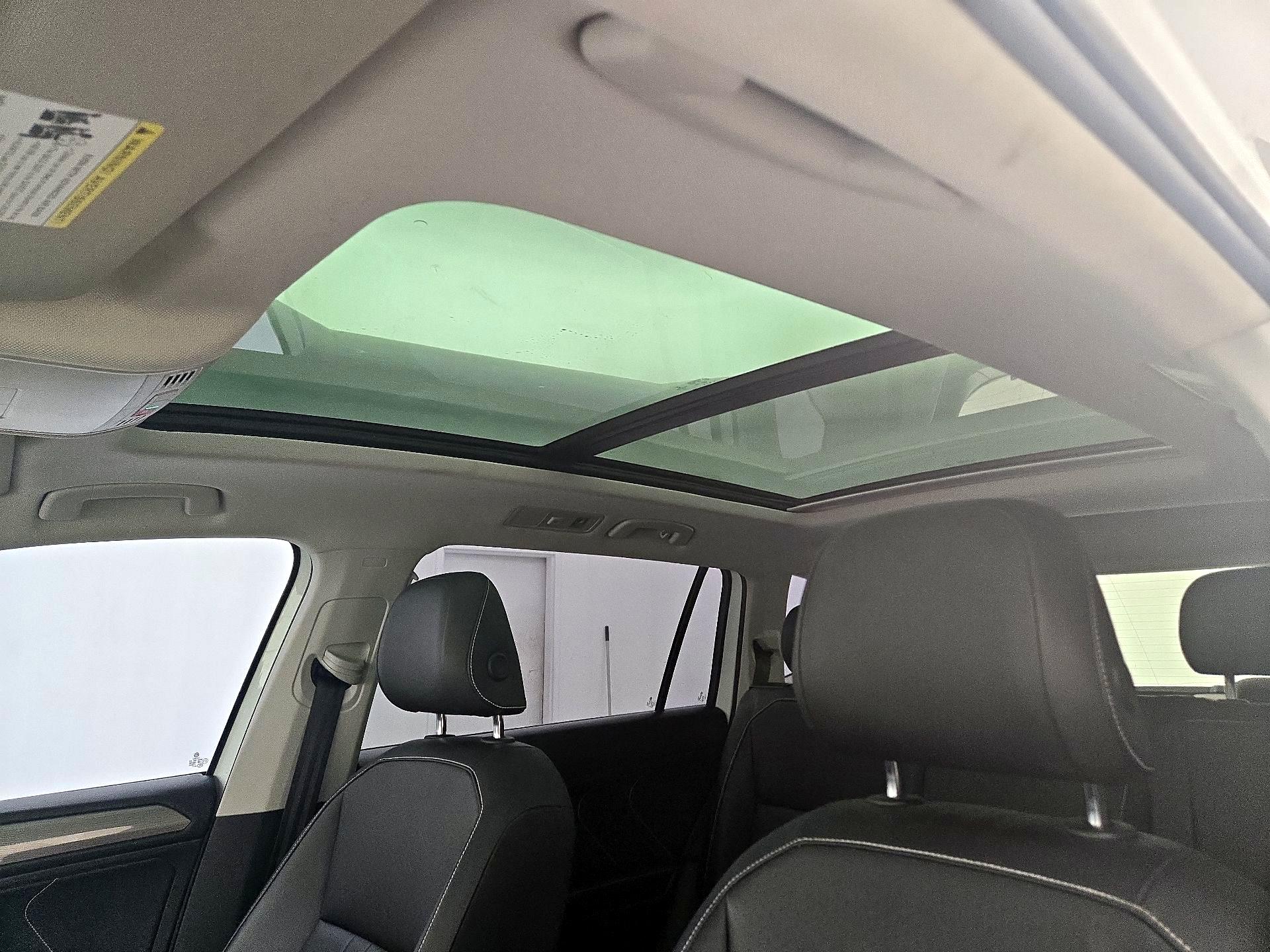 Thumbnail: 2022 Volkswagen Tiguan - 19