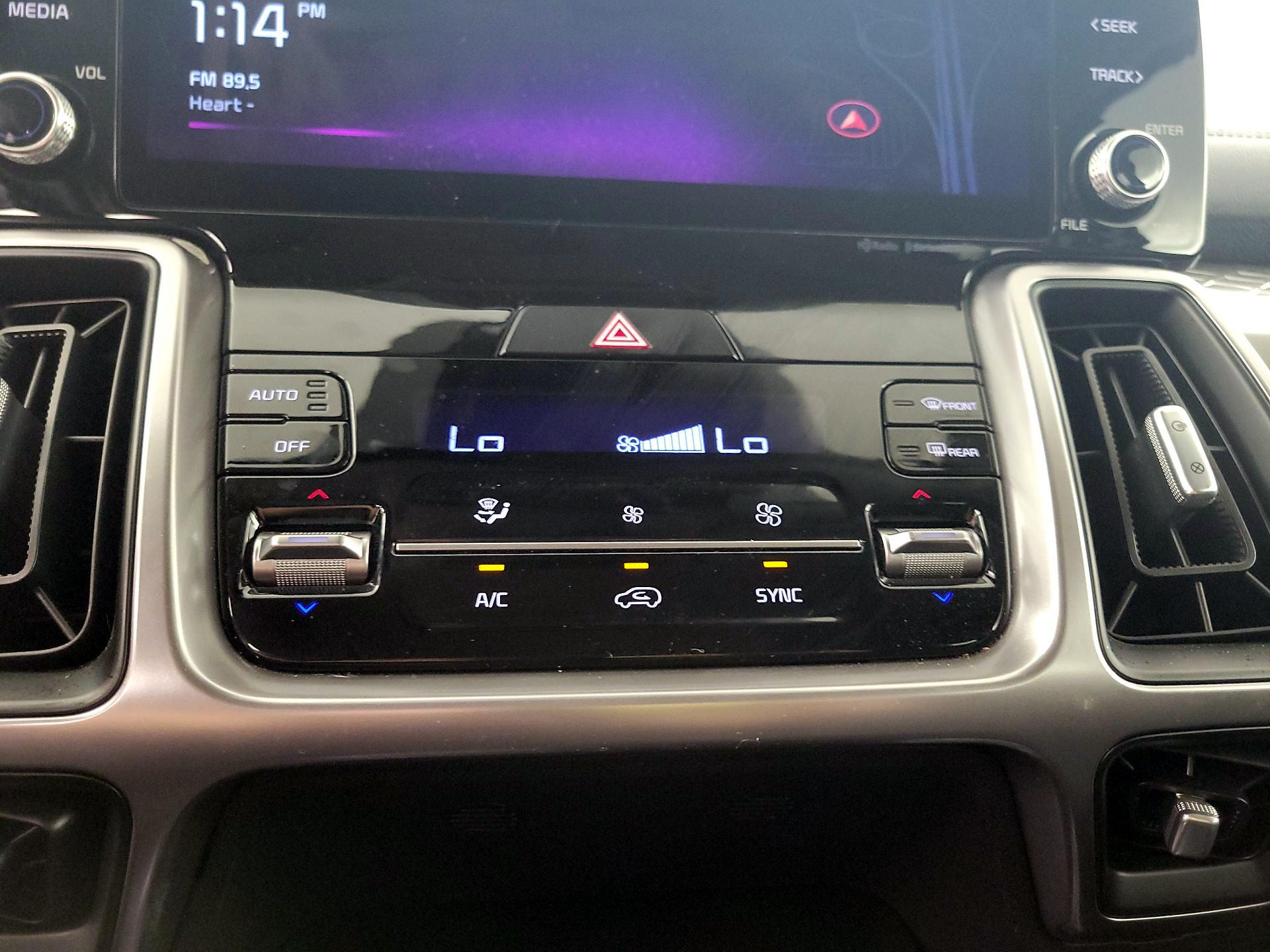 Thumbnail: 2023 Kia Sorento - 17